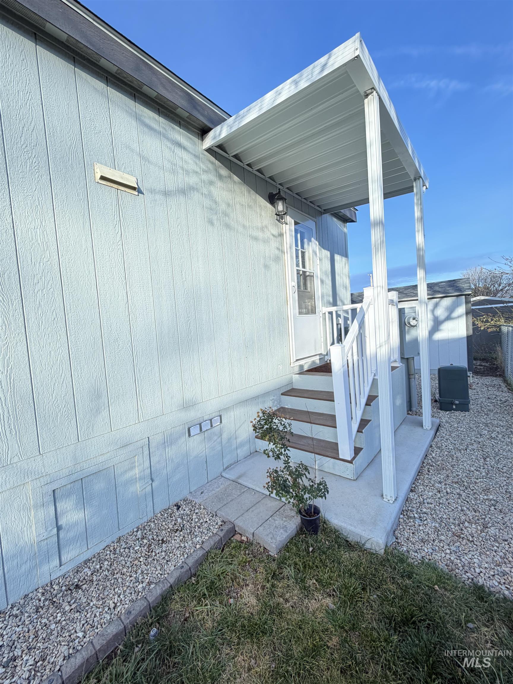 1092 N Fawn Ln., Boise, Idaho 83704, 3 Bedrooms, 2 Bathrooms, Residential For Sale, Price $140,000,MLS 98973870