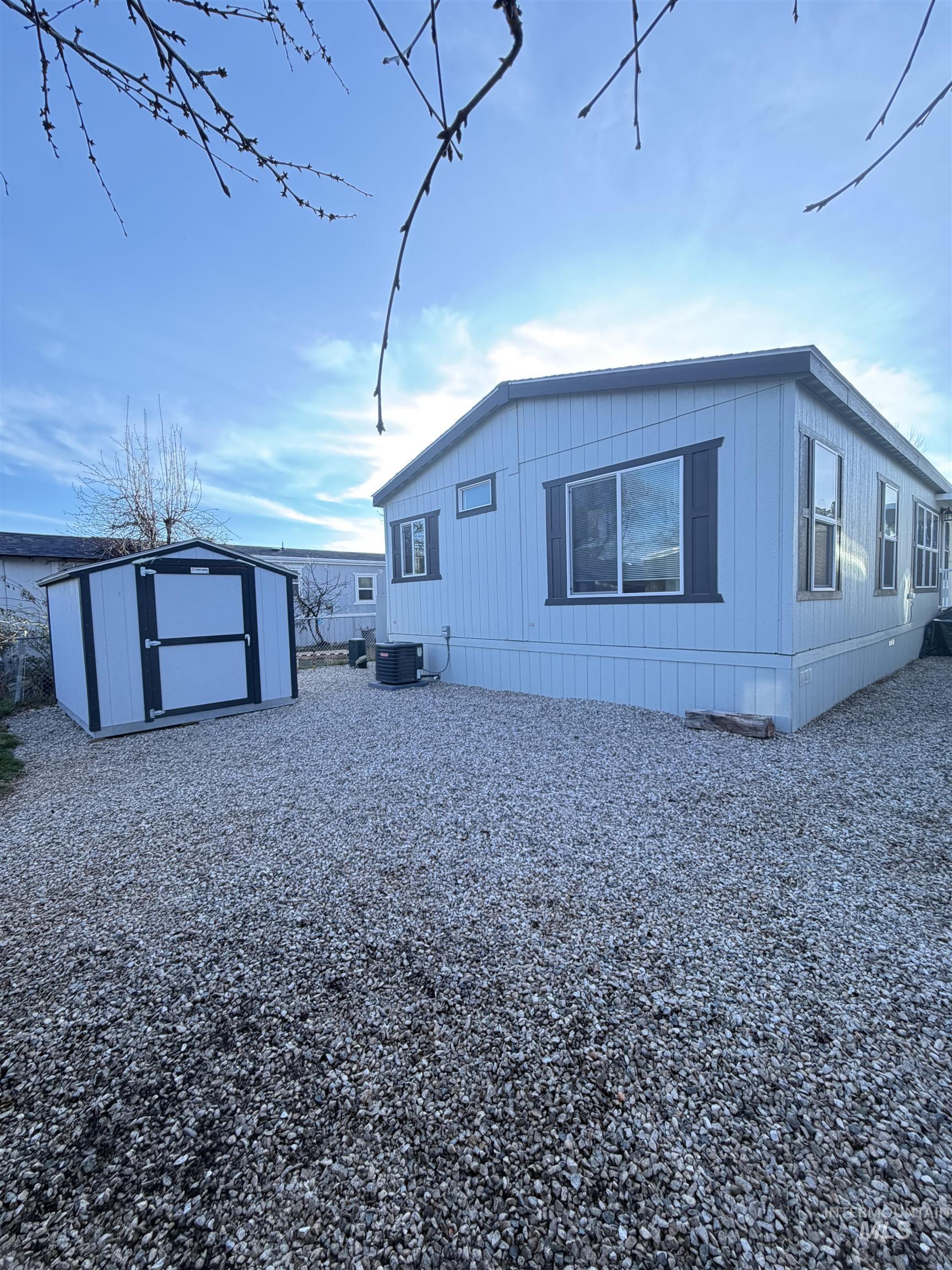 1092 N Fawn Ln., Boise, Idaho 83704, 3 Bedrooms, 2 Bathrooms, Residential For Sale, Price $140,000,MLS 98973870