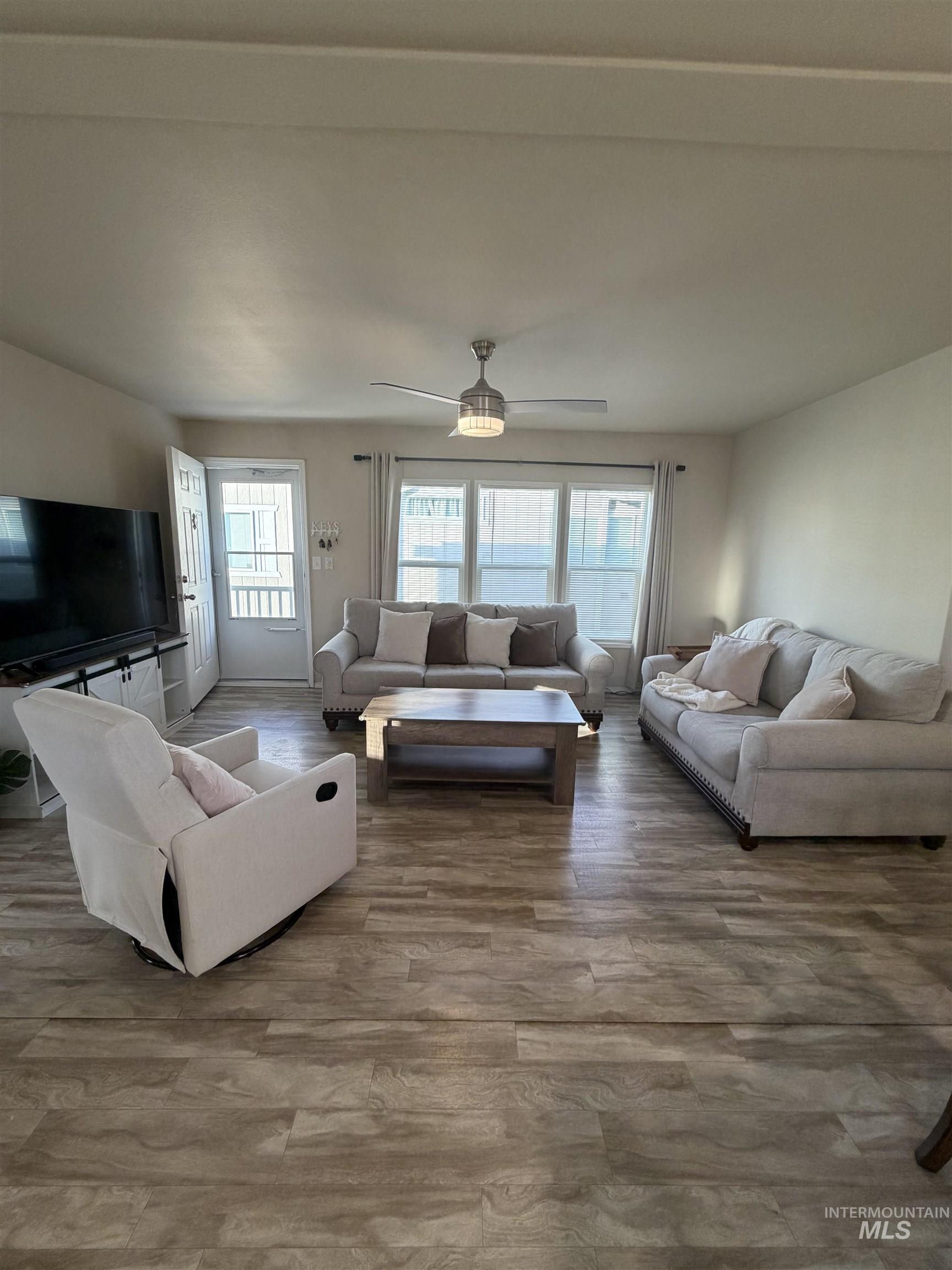 1092 N Fawn Ln., Boise, Idaho 83704, 3 Bedrooms, 2 Bathrooms, Residential For Sale, Price $140,000,MLS 98973870