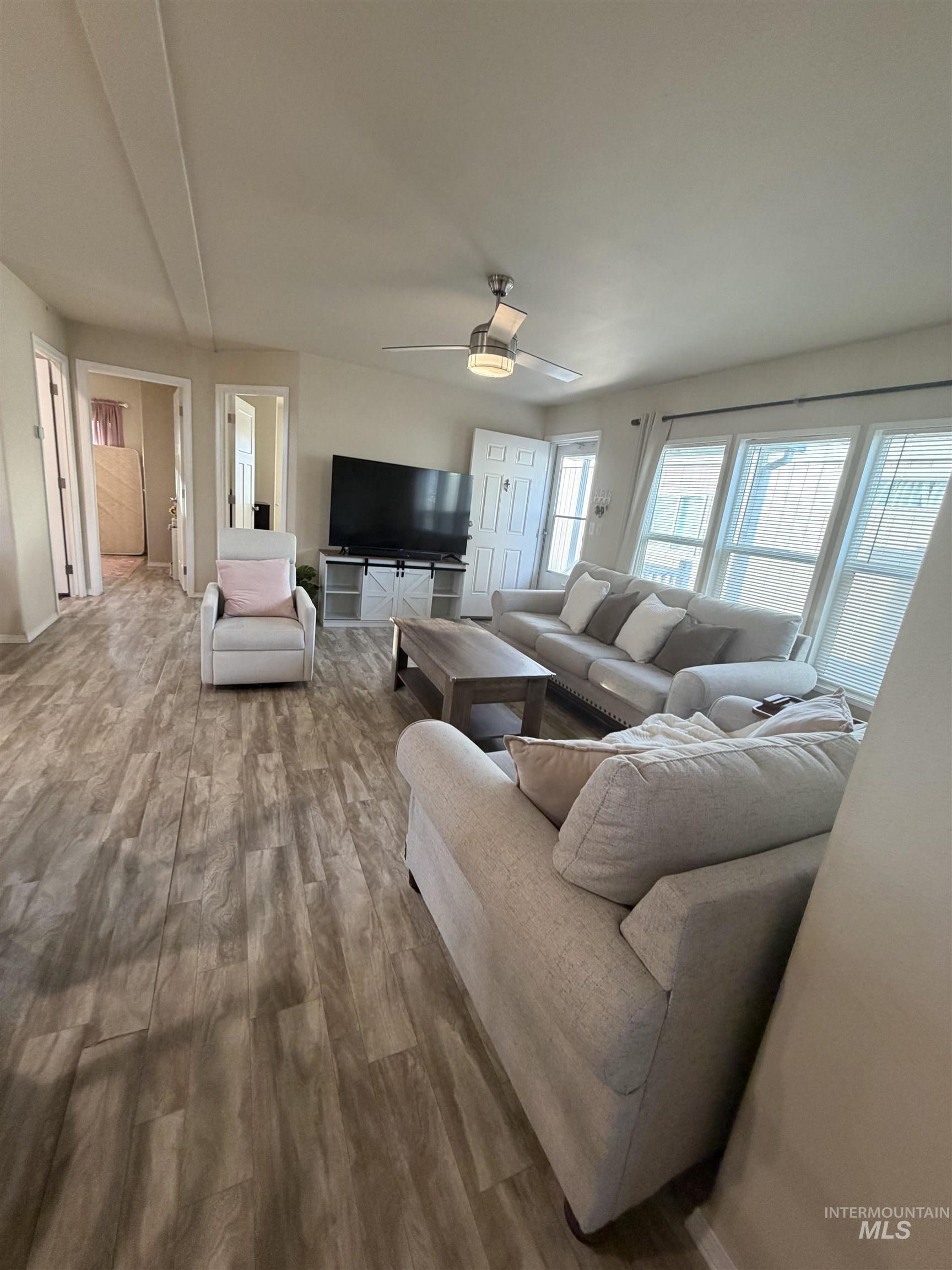 1092 N Fawn Ln., Boise, Idaho 83704, 3 Bedrooms, 2 Bathrooms, Residential For Sale, Price $140,000,MLS 98973870