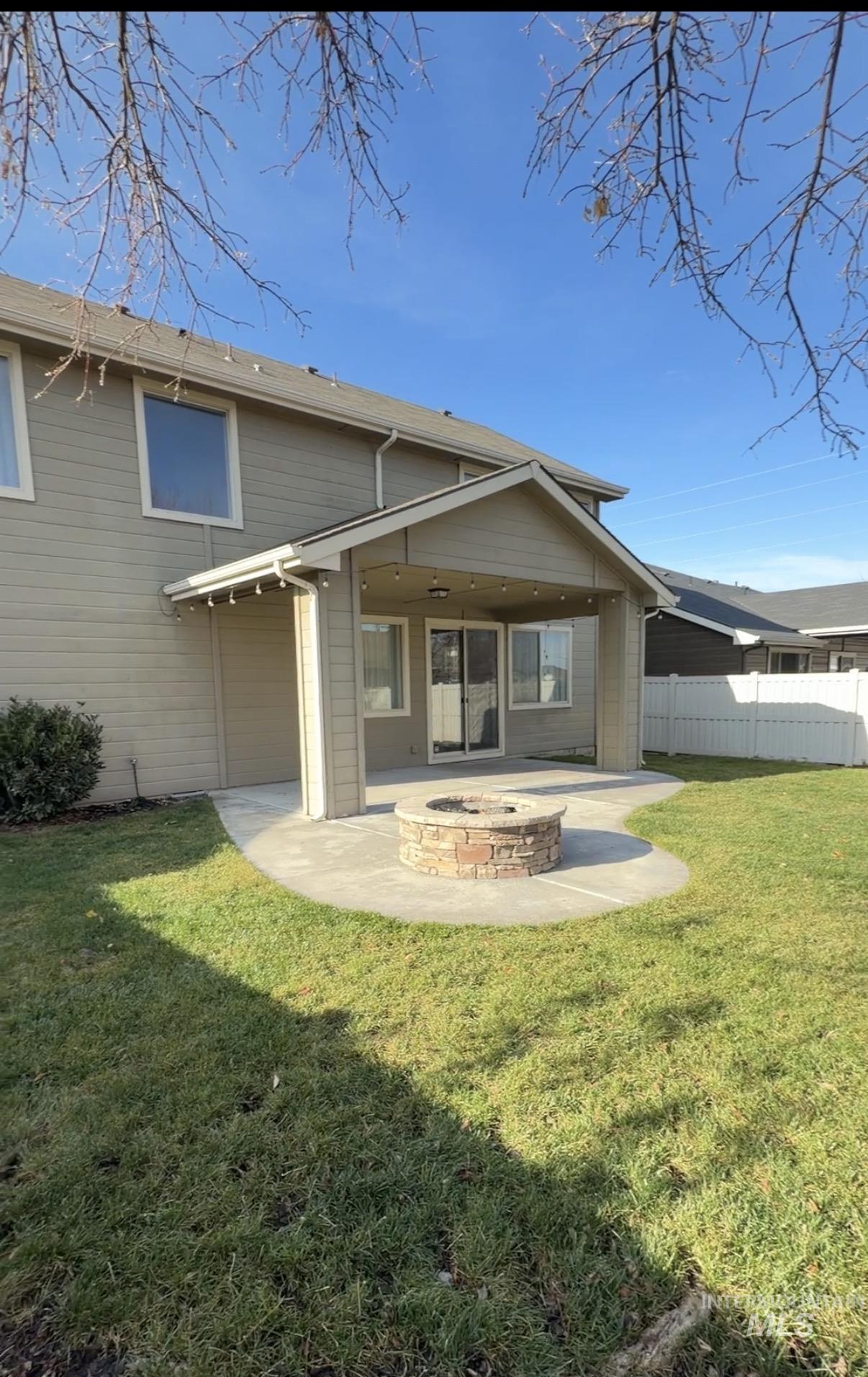4678 N Elmstone Drive, Meridian, Idaho 83646, 4 Bedrooms, 3.5 Bathrooms, Rental For Rent, Price $2,800,MLS 98973877