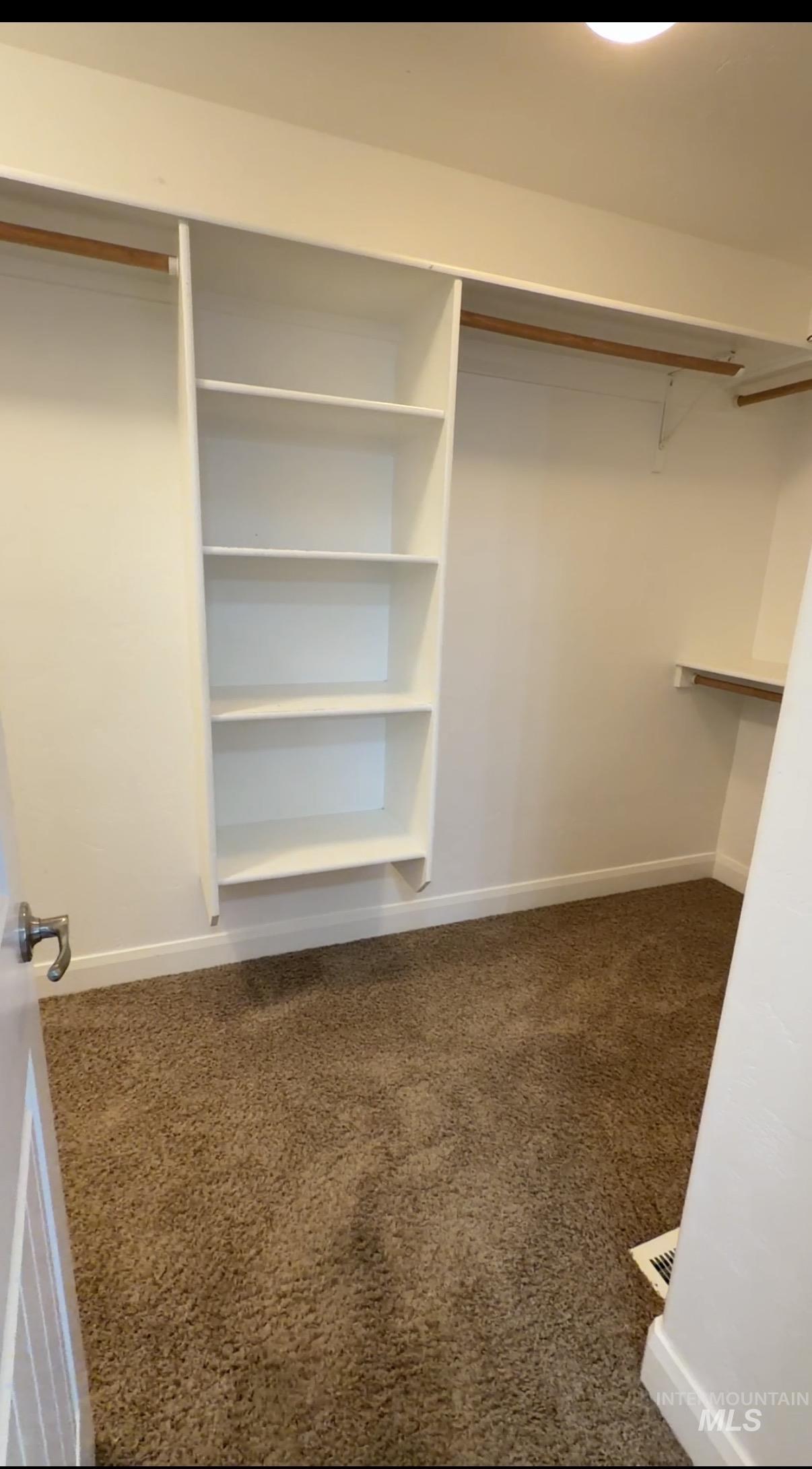 4678 N Elmstone Drive, Meridian, Idaho 83646, 4 Bedrooms, 3.5 Bathrooms, Rental For Rent, Price $2,800,MLS 98973877