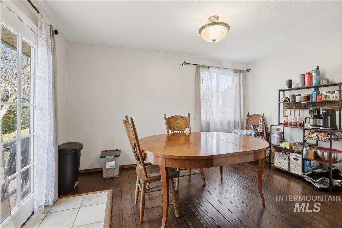 406 W 4th N, Mountain Home, Idaho 83647, 4 Bedrooms, 3 Bathrooms, Residential For Sale, Price $345,000,MLS 98973878