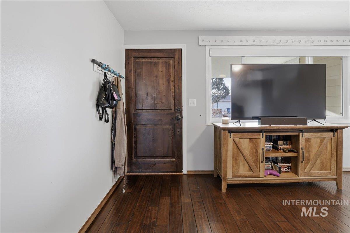 406 W 4th N, Mountain Home, Idaho 83647, 4 Bedrooms, 3 Bathrooms, Residential For Sale, Price $345,000,MLS 98973878