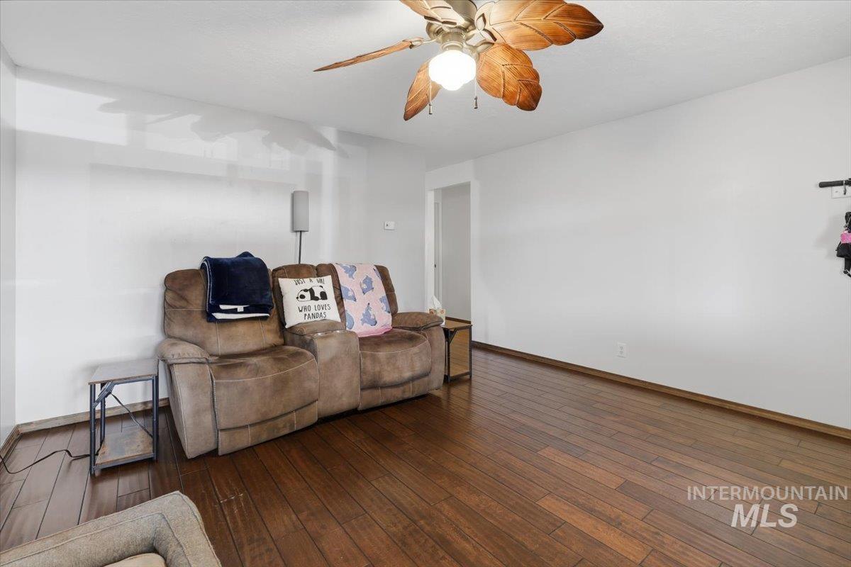 406 W 4th N, Mountain Home, Idaho 83647, 4 Bedrooms, 3 Bathrooms, Residential For Sale, Price $345,000,MLS 98973878