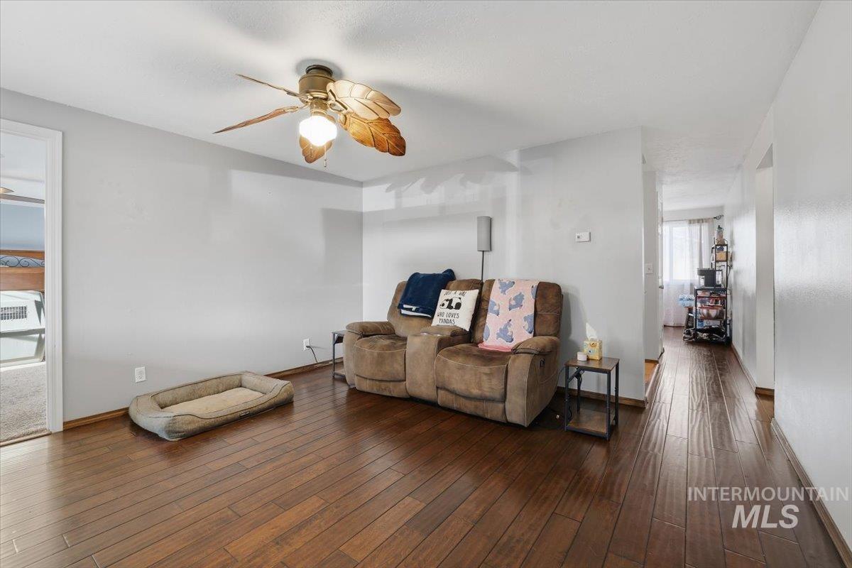 406 W 4th N, Mountain Home, Idaho 83647, 4 Bedrooms, 3 Bathrooms, Residential For Sale, Price $345,000,MLS 98973878