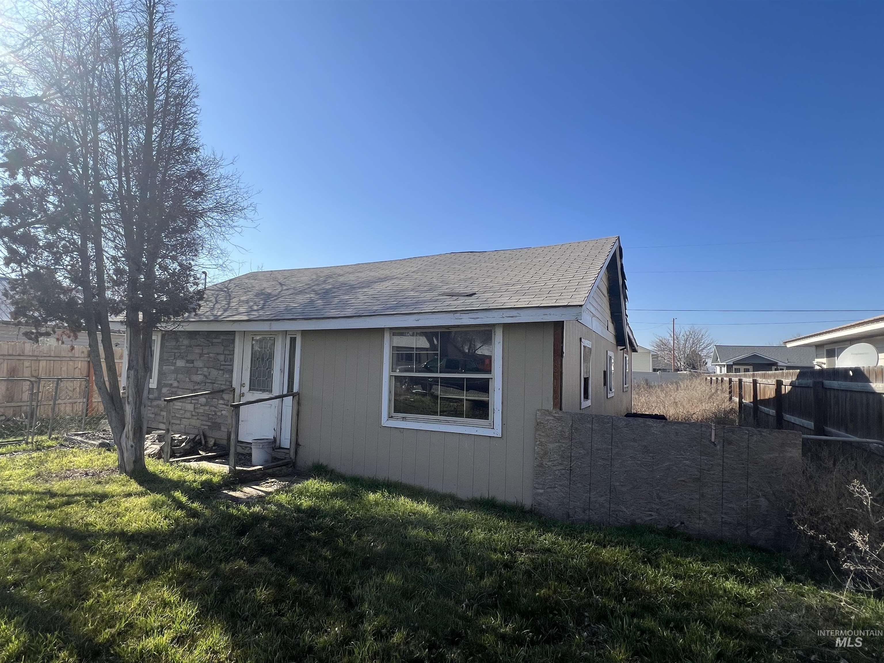 717 N 3rd St, Nyssa, Oregon 97913, 3 Bedrooms, 1 Bathroom, Residential For Sale, Price $99,900,MLS 98973881