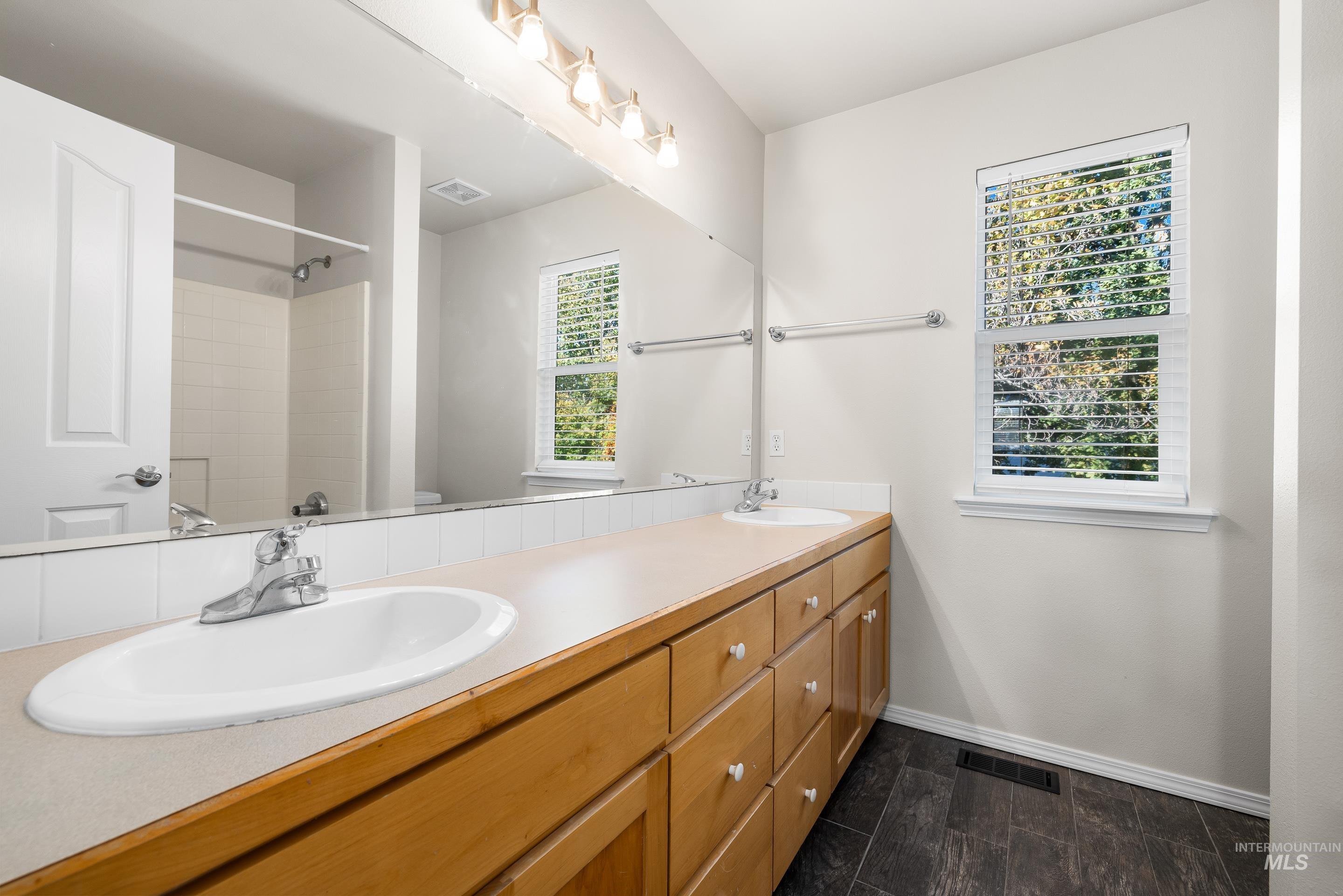 13972 W Chatsworth, Boise, Idaho 83713, 5 Bedrooms, 3.5 Bathrooms, Residential For Sale, Price $670,000, 98973882