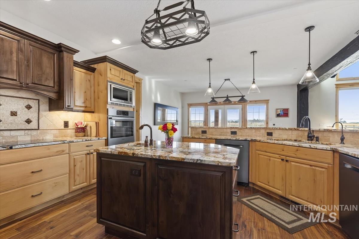 26348 Pheasant Landing Rd, Middleton, Idaho 83644, 4 Bedrooms, 3 Bathrooms, Residential For Sale, Price $1,199,000,MLS 98973883