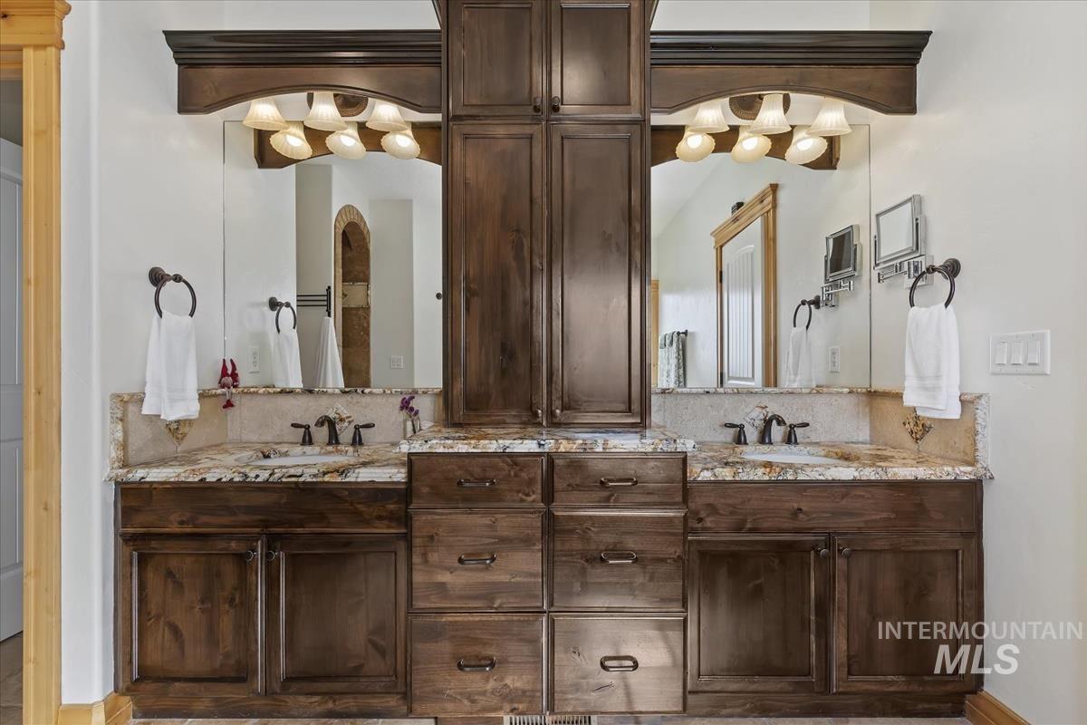 26348 Pheasant Landing Rd, Middleton, Idaho 83644, 4 Bedrooms, 3 Bathrooms, Residential For Sale, Price $1,199,000,MLS 98973883