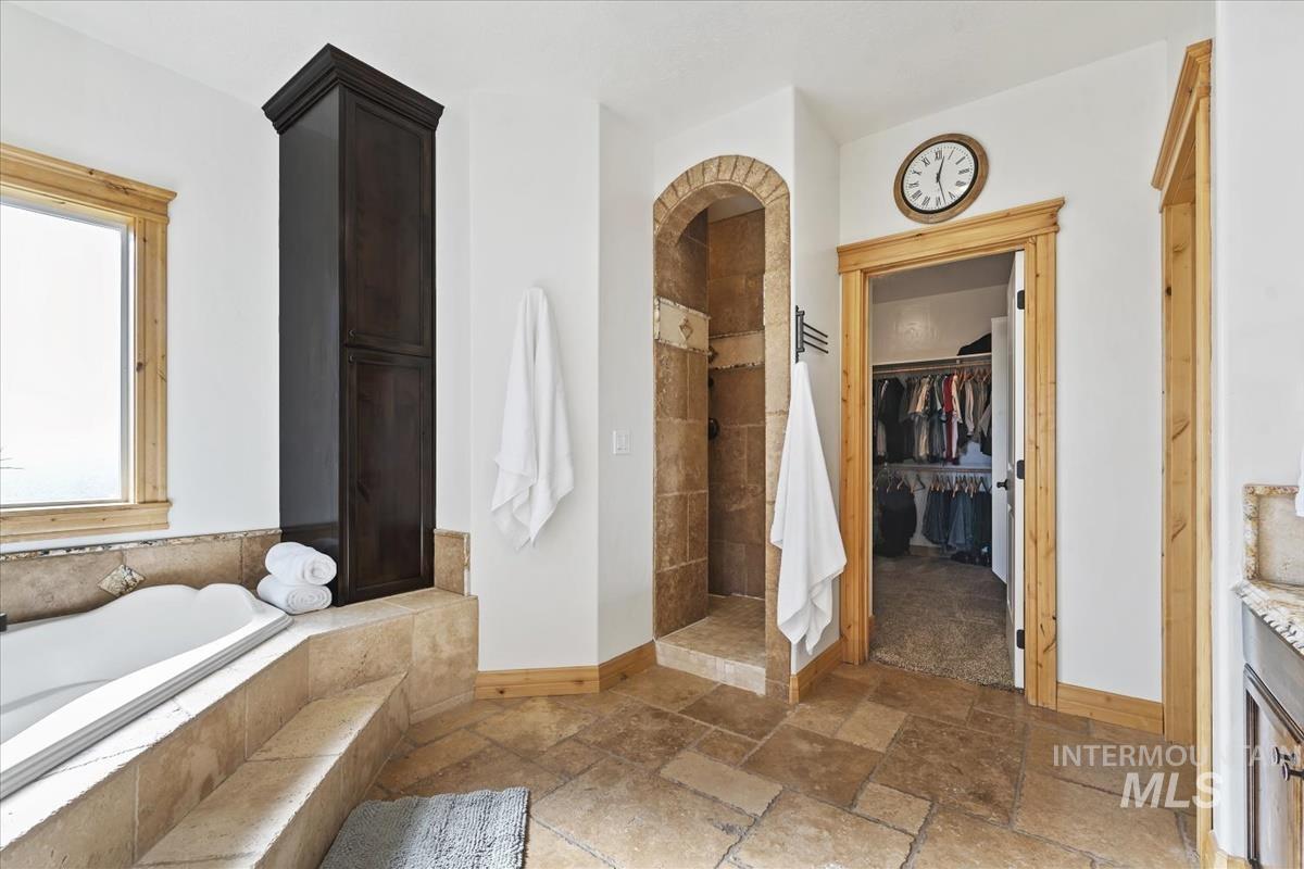 26348 Pheasant Landing Rd, Middleton, Idaho 83644, 4 Bedrooms, 3 Bathrooms, Residential For Sale, Price $1,199,000,MLS 98973883