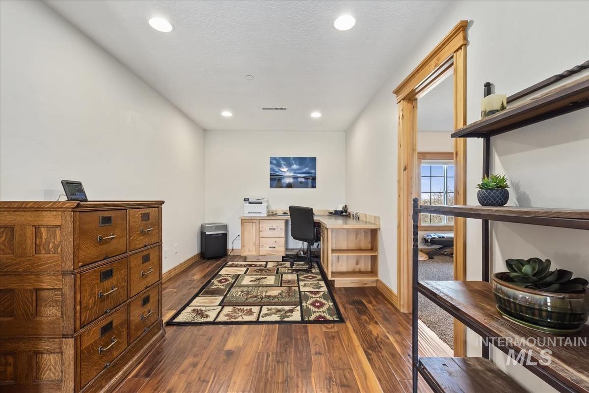 26348 Pheasant Landing Rd, Middleton, Idaho 83644, 4 Bedrooms, 3 Bathrooms, Residential For Sale, Price $1,199,000,MLS 98973883