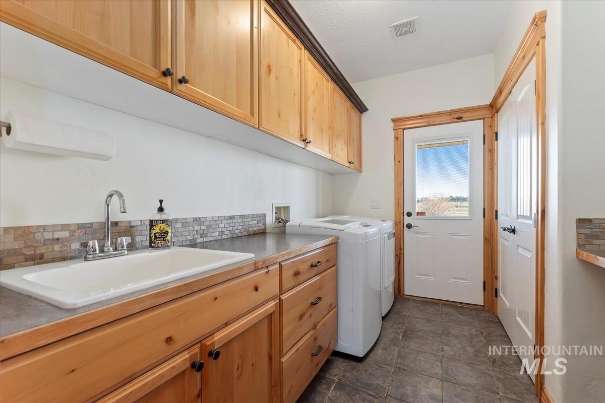 26348 Pheasant Landing Rd, Middleton, Idaho 83644, 4 Bedrooms, 3 Bathrooms, Residential For Sale, Price $1,199,000,MLS 98973883