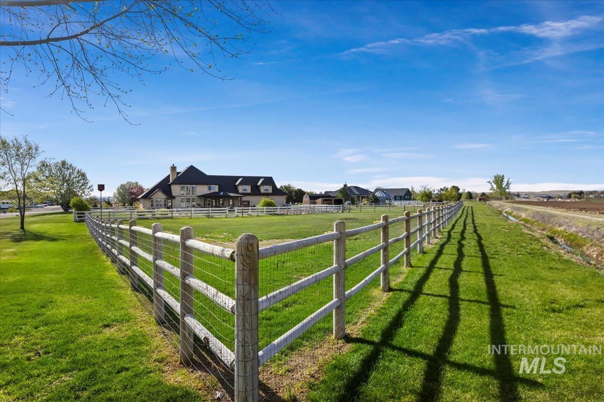 26348 Pheasant Landing Rd, Middleton, Idaho 83644, 4 Bedrooms, 3 Bathrooms, Residential For Sale, Price $1,199,000,MLS 98973883