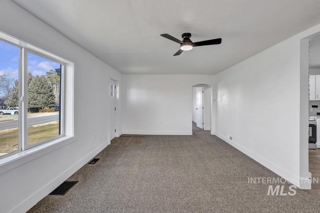 318 N Date St, Jerome, Idaho 83338, 4 Bedrooms, 2 Bathrooms, Residential For Sale, Price $319,900,MLS 98973886