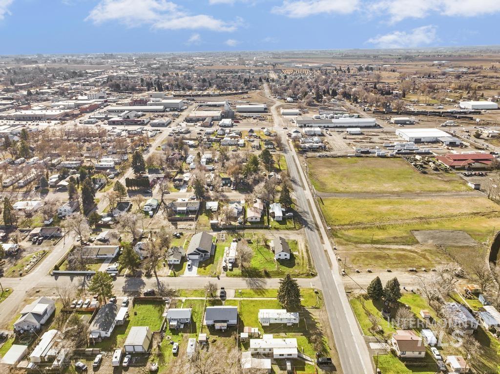 318 N Date St, Jerome, Idaho 83338, 4 Bedrooms, 2 Bathrooms, Residential For Sale, Price $319,900,MLS 98973886