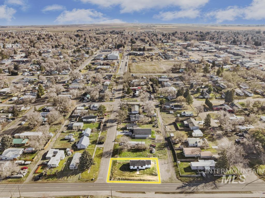 318 N Date St, Jerome, Idaho 83338, 4 Bedrooms, 2 Bathrooms, Residential For Sale, Price $319,900,MLS 98973886