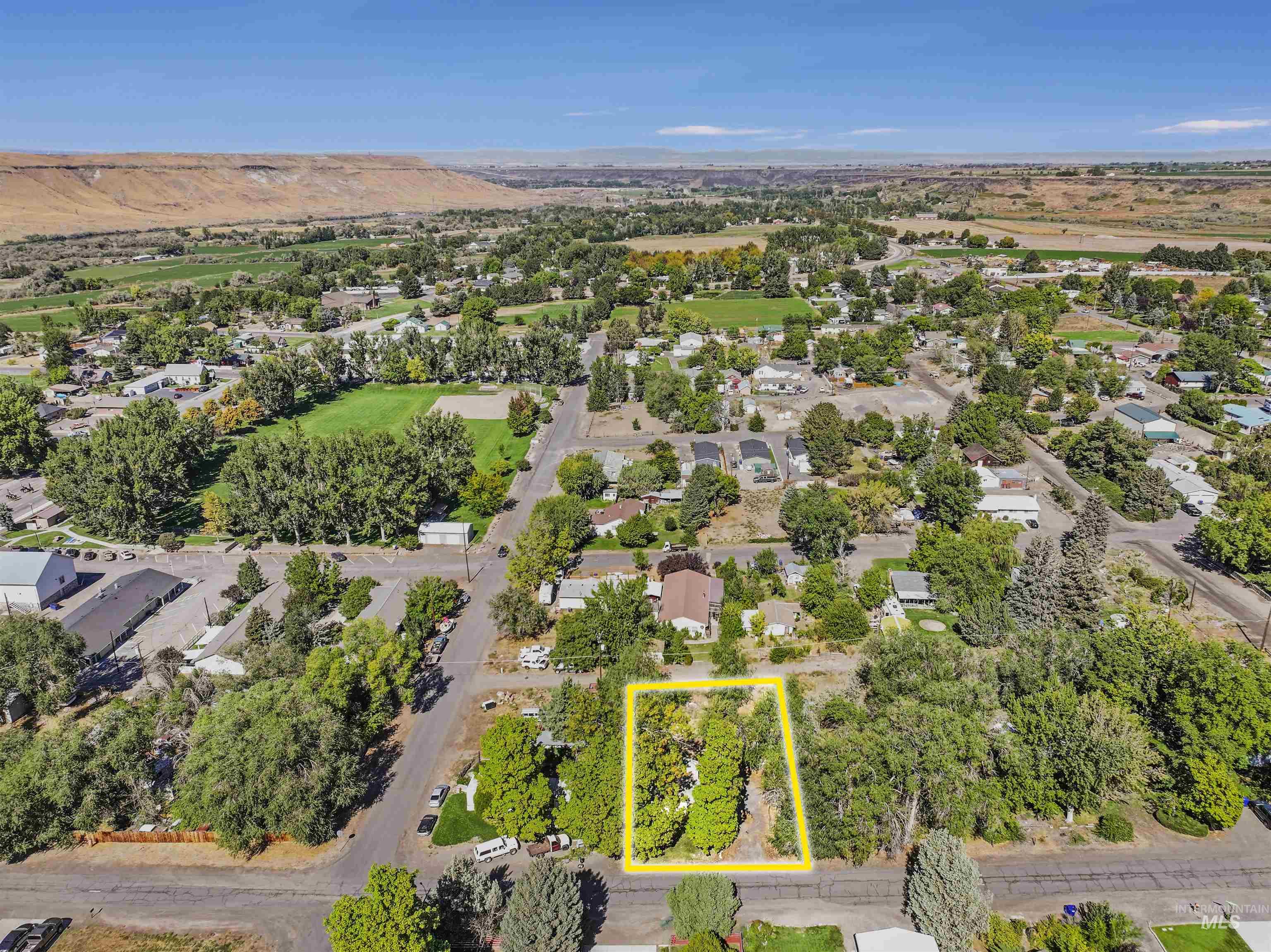 231 E Reed Street, Hagerman, Idaho 83332, 2 Bedrooms, 1 Bathroom, Residential For Sale, Price $219,900,MLS 98973888