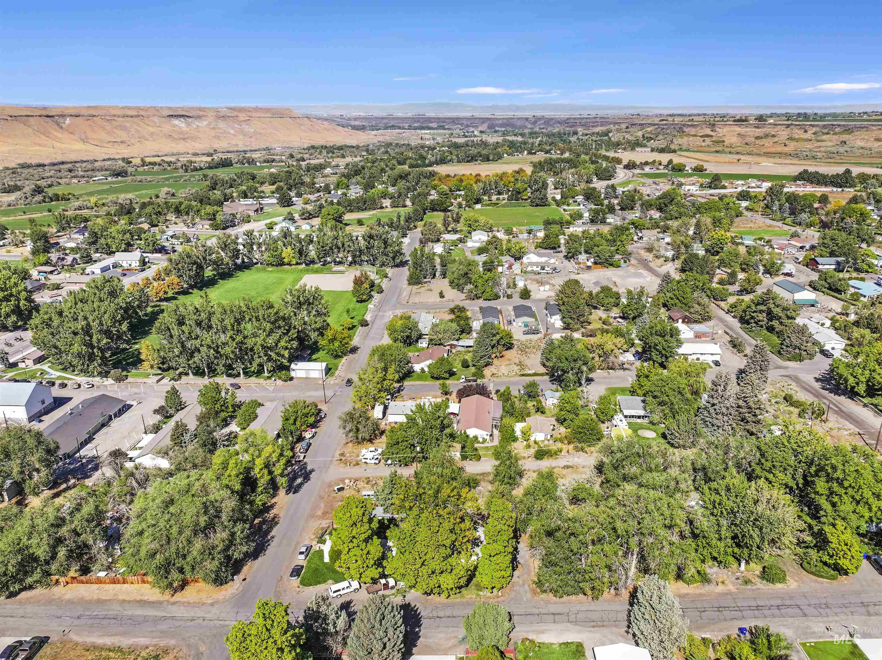 231 E Reed Street, Hagerman, Idaho 83332, 2 Bedrooms, 1 Bathroom, Residential For Sale, Price $219,900,MLS 98973888