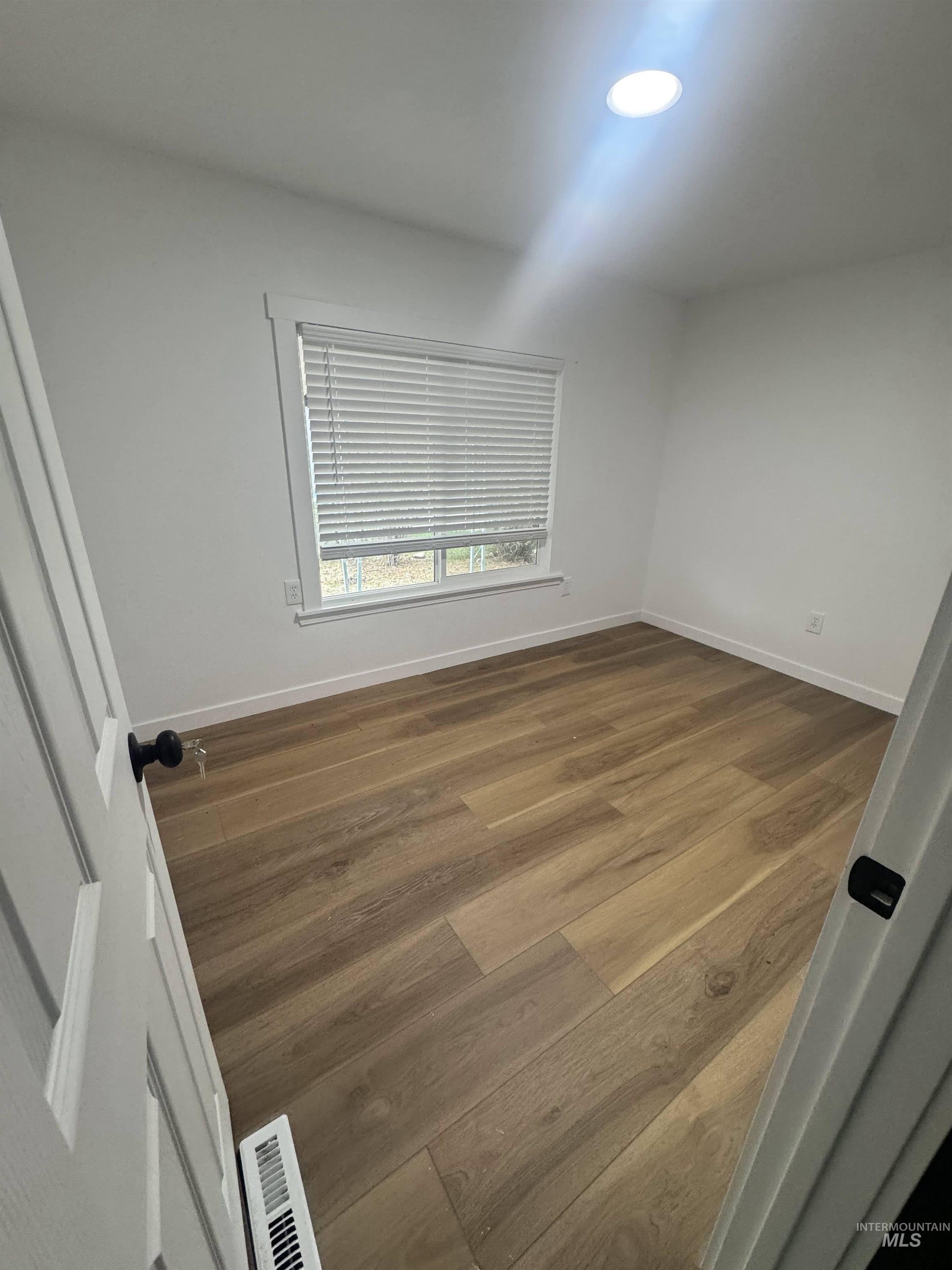 621 Timathy St., Boise, Idaho 83713, 3 Bedrooms, 2 Bathrooms, Residential For Sale, Price $74,990,MLS 98973889