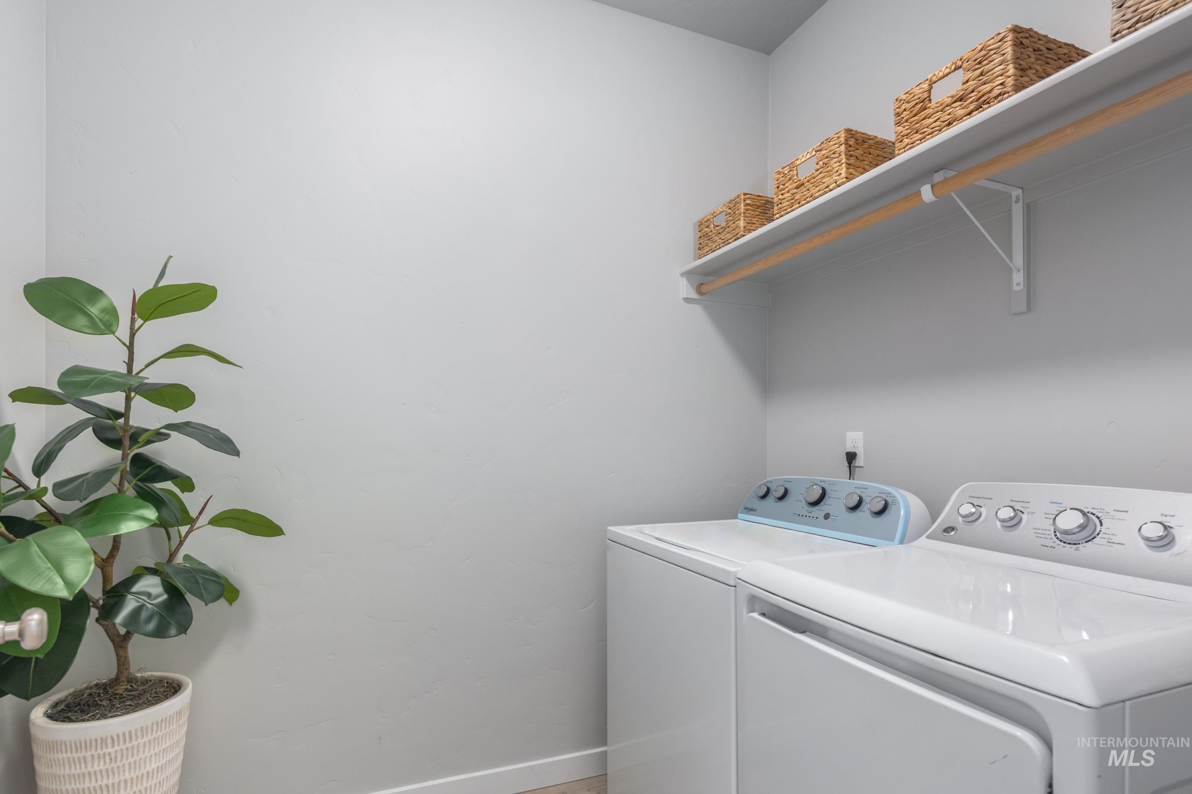 1127 N World Cup Ln, Eagle, Idaho 83616-6189, 3 Bedrooms, 2.5 Bathrooms, Residential For Sale, Price $415,000, 98973890