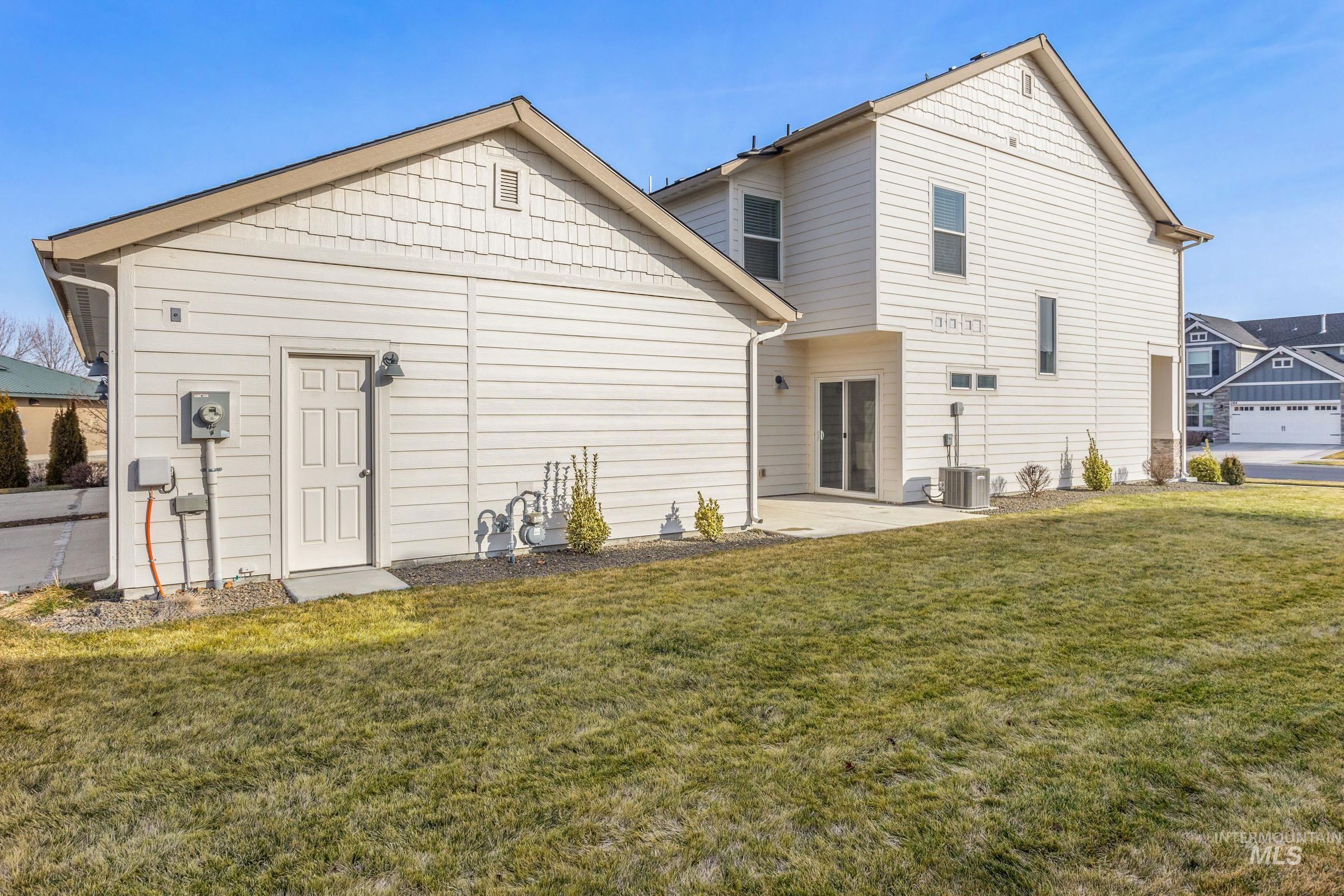 1127 N World Cup Ln, Eagle, Idaho 83616-6189, 3 Bedrooms, 2.5 Bathrooms, Residential For Sale, Price $415,000, 98973890