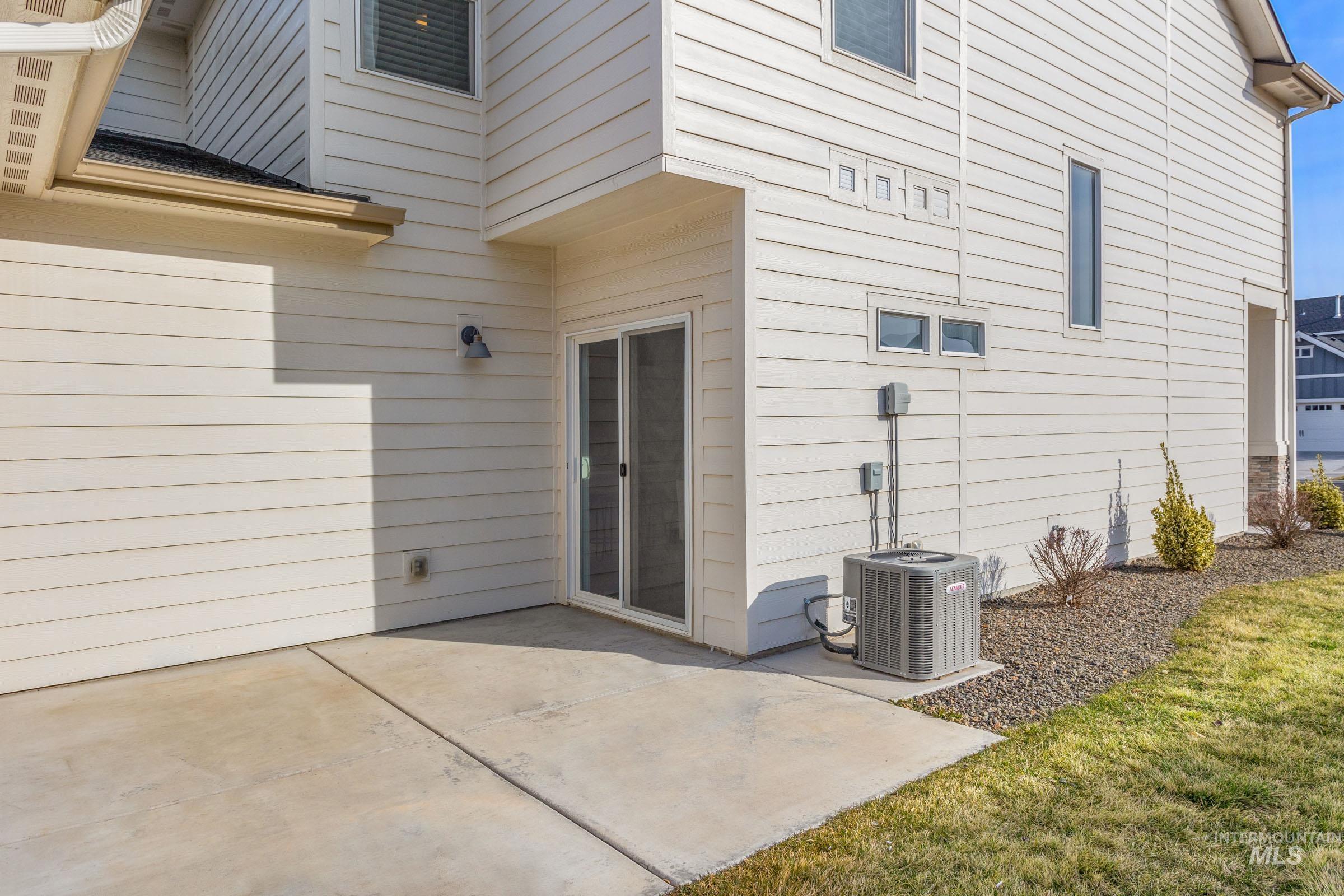 1127 N World Cup Ln, Eagle, Idaho 83616-6189, 3 Bedrooms, 2.5 Bathrooms, Residential For Sale, Price $415,000, 98973890