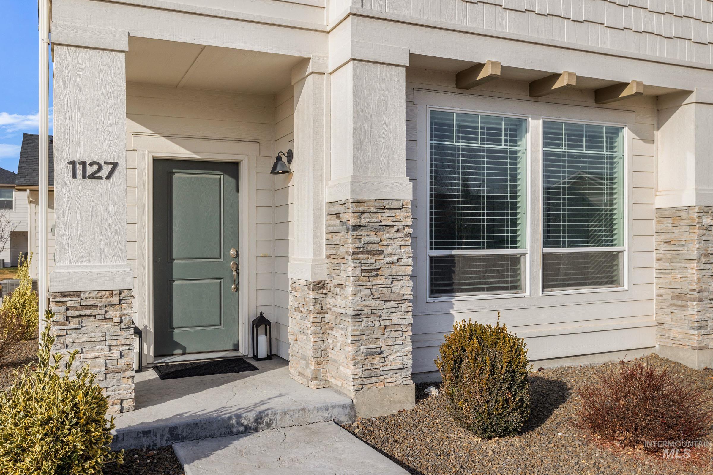 1127 N World Cup Ln, Eagle, Idaho 83616-6189, 3 Bedrooms, 2.5 Bathrooms, Residential For Sale, Price $415,000, 98973890