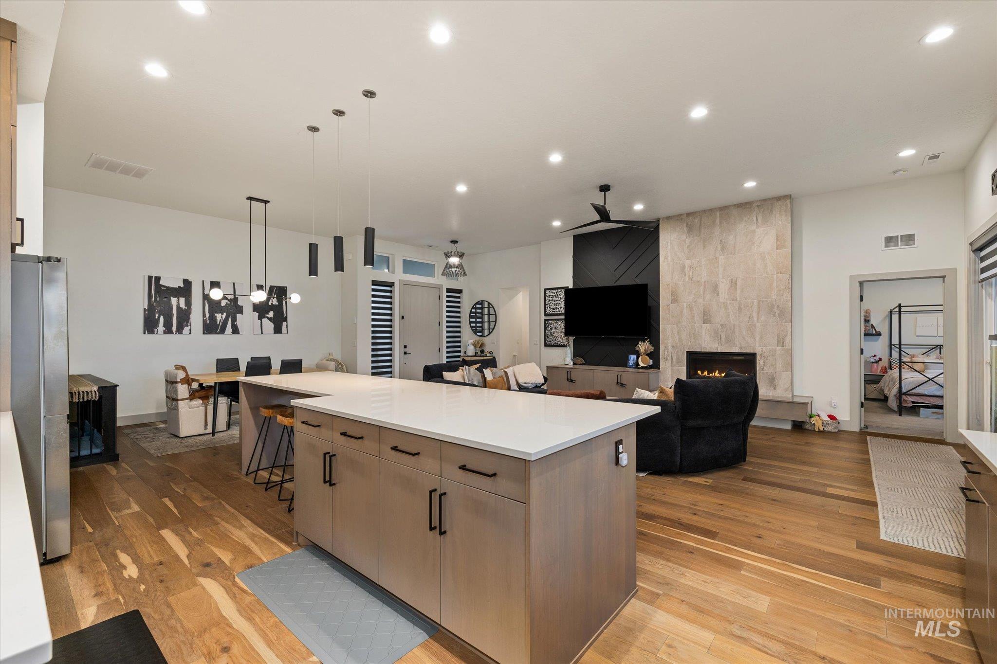 2250 Steichen Way, Meridian, Idaho 83642, 4 Bedrooms, 3 Bathrooms, Residential For Sale, Price $949,900,MLS 98973893