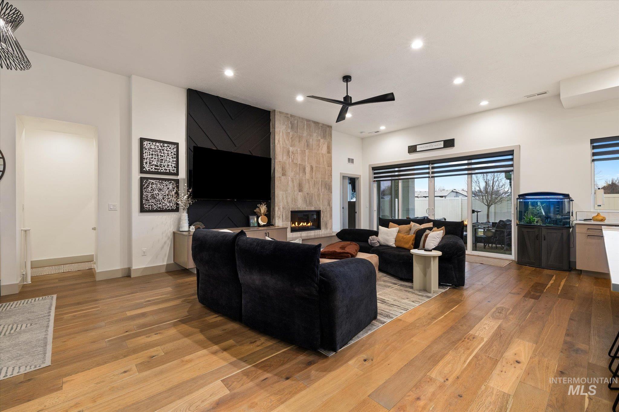 2250 Steichen Way, Meridian, Idaho 83642, 4 Bedrooms, 3 Bathrooms, Residential For Sale, Price $949,900,MLS 98973893