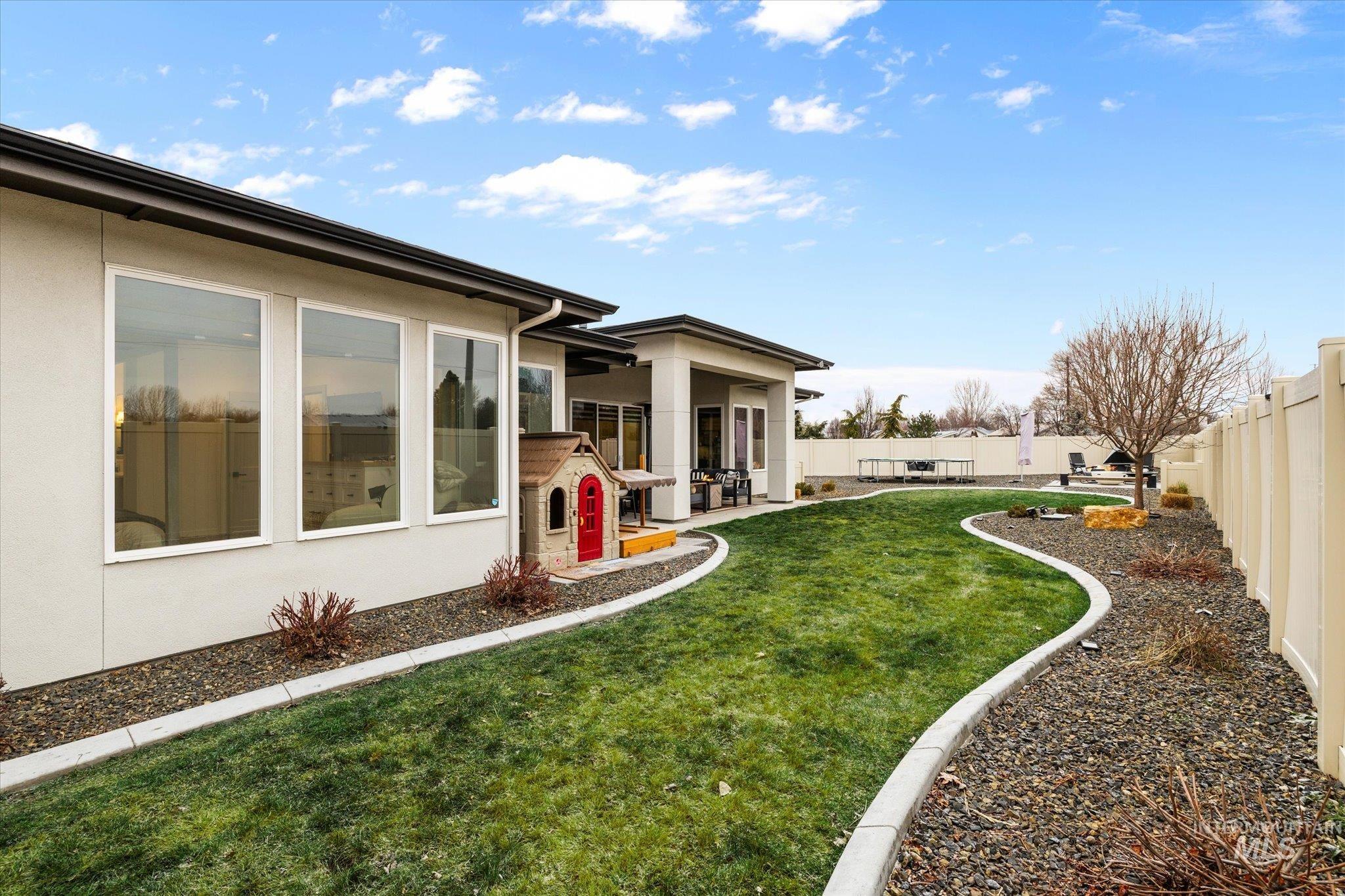 2250 Steichen Way, Meridian, Idaho 83642, 4 Bedrooms, 3 Bathrooms, Residential For Sale, Price $949,900,MLS 98973893