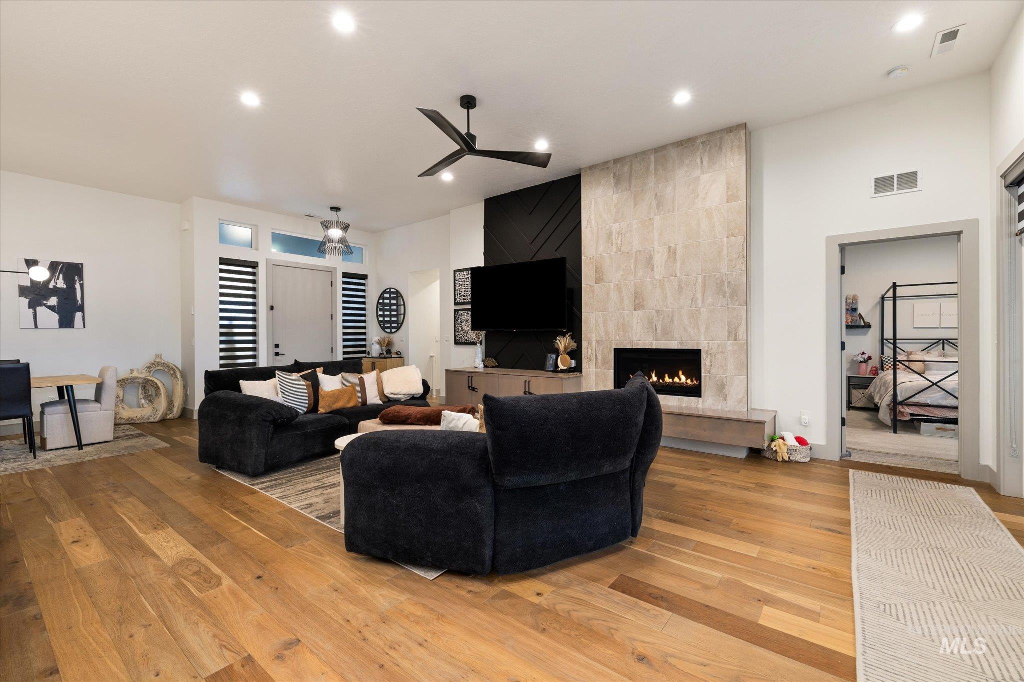 2250 Steichen Way, Meridian, Idaho 83642, 4 Bedrooms, 3 Bathrooms, Residential For Sale, Price $949,900,MLS 98973893