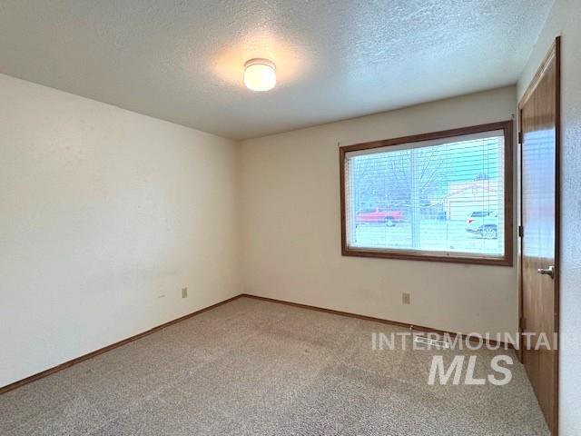 760 Willow Dr, Mountain Home, Idaho 83647-0000, 3 Bedrooms, 2 Bathrooms, Residential For Sale, Price $340,000,MLS 98973894