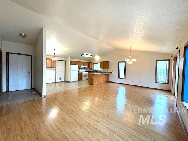 760 Willow Dr, Mountain Home, Idaho 83647-0000, 3 Bedrooms, 2 Bathrooms, Residential For Sale, Price $340,000,MLS 98973894