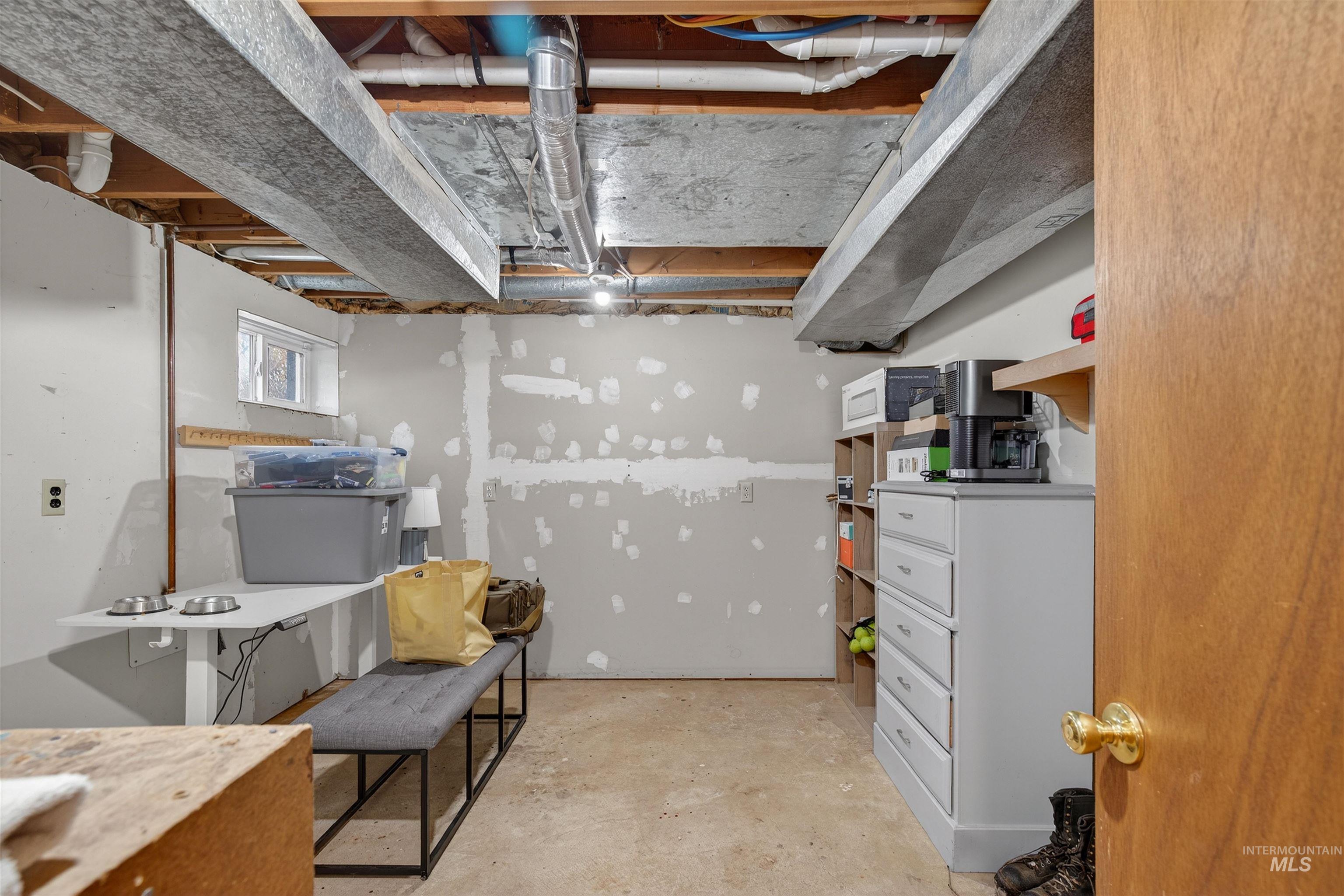 209 Walnut Dr, Potlatch, Idaho 83855, 3 Bedrooms, 3 Bathrooms, Residential For Sale, Price $395,000,MLS 98973901