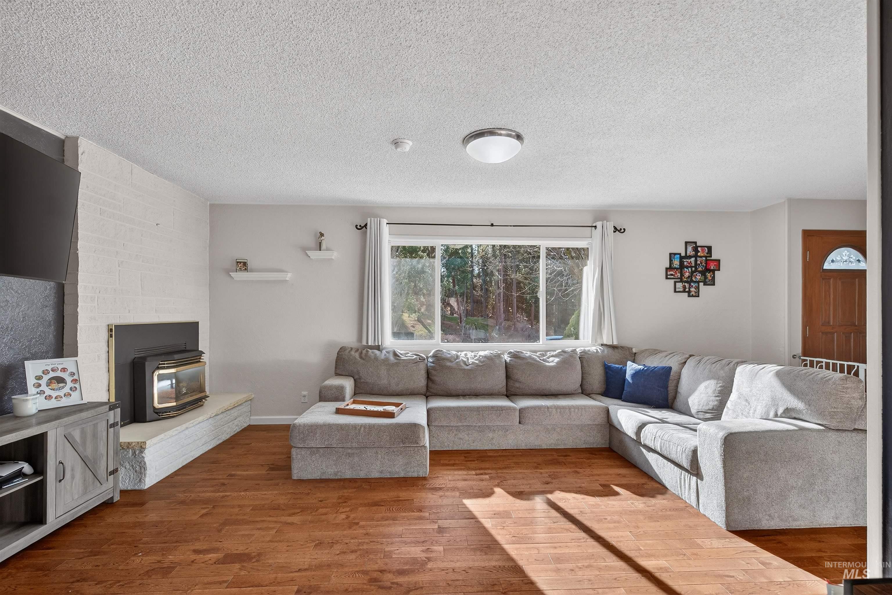 209 Walnut Dr, Potlatch, Idaho 83855, 3 Bedrooms, 3 Bathrooms, Residential For Sale, Price $395,000,MLS 98973901