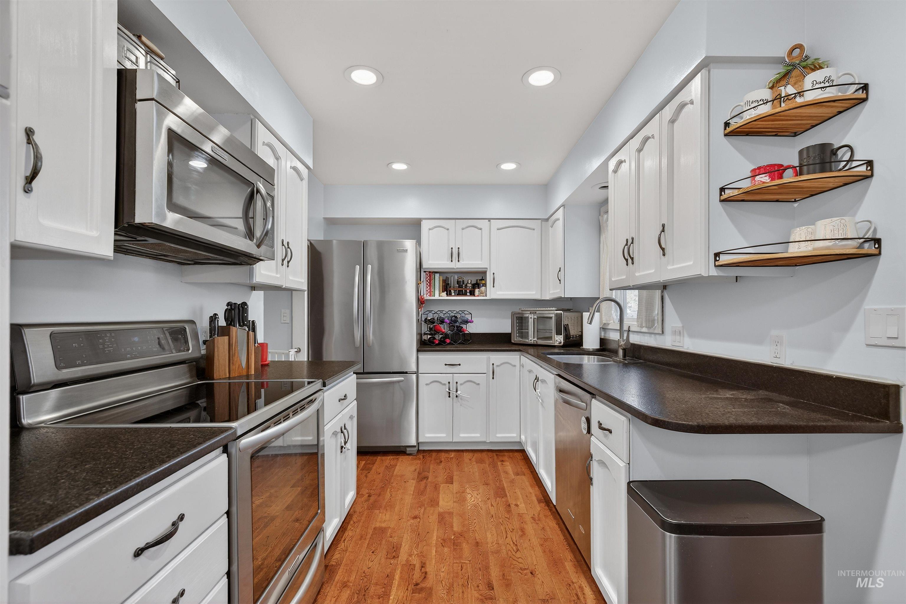 209 Walnut Dr, Potlatch, Idaho 83855, 3 Bedrooms, 3 Bathrooms, Residential For Sale, Price $395,000,MLS 98973901