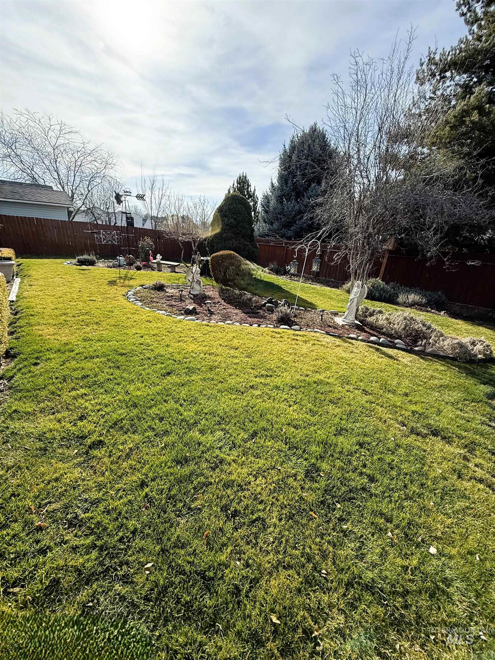 1115 Feltham Peak Dr., Emmett, Idaho 83617, 3 Bedrooms, 2 Bathrooms, Residential For Sale, Price $349,000,MLS 98973903