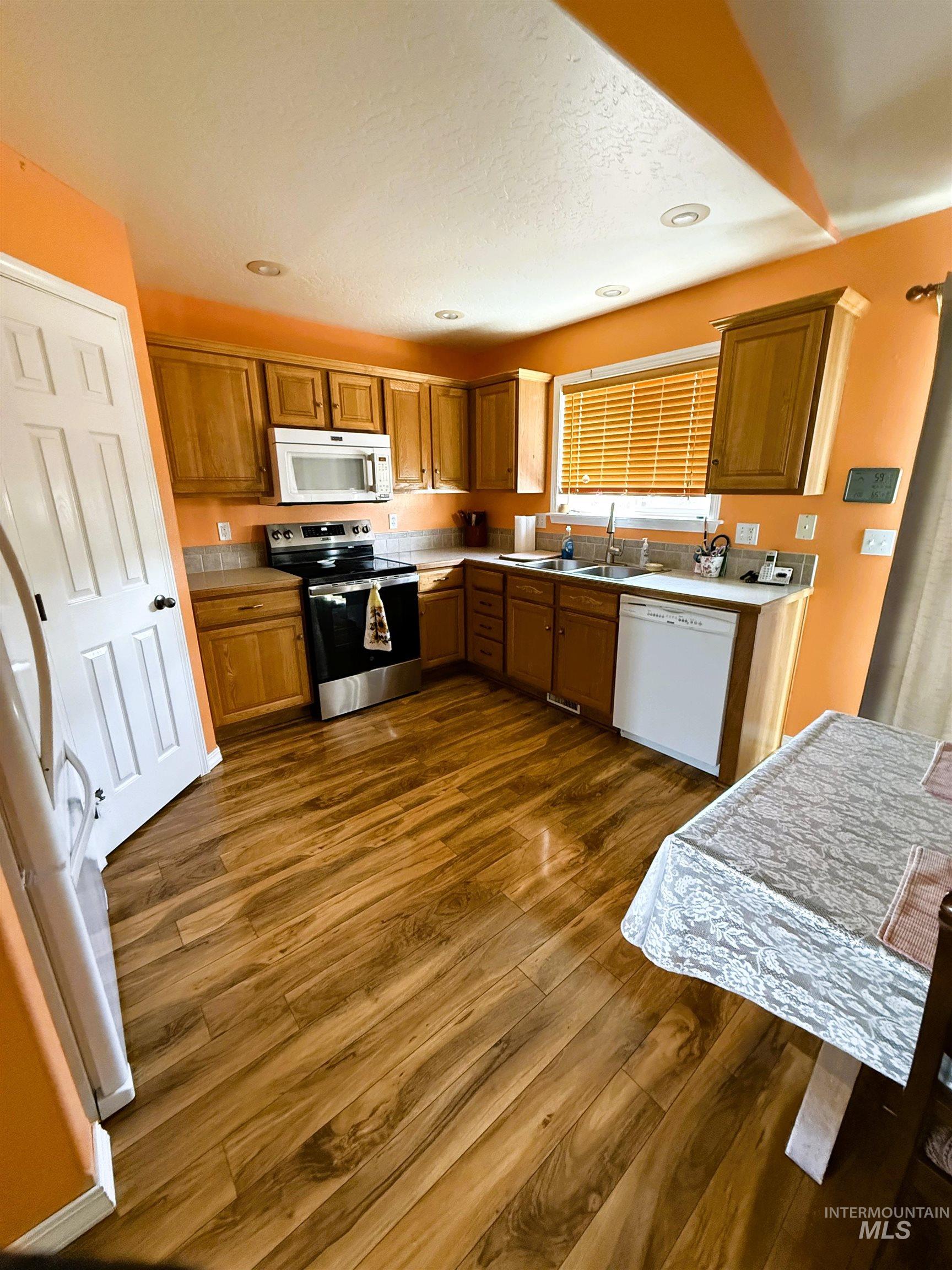 1115 Feltham Peak Dr., Emmett, Idaho 83617, 3 Bedrooms, 2 Bathrooms, Residential For Sale, Price $349,000,MLS 98973903