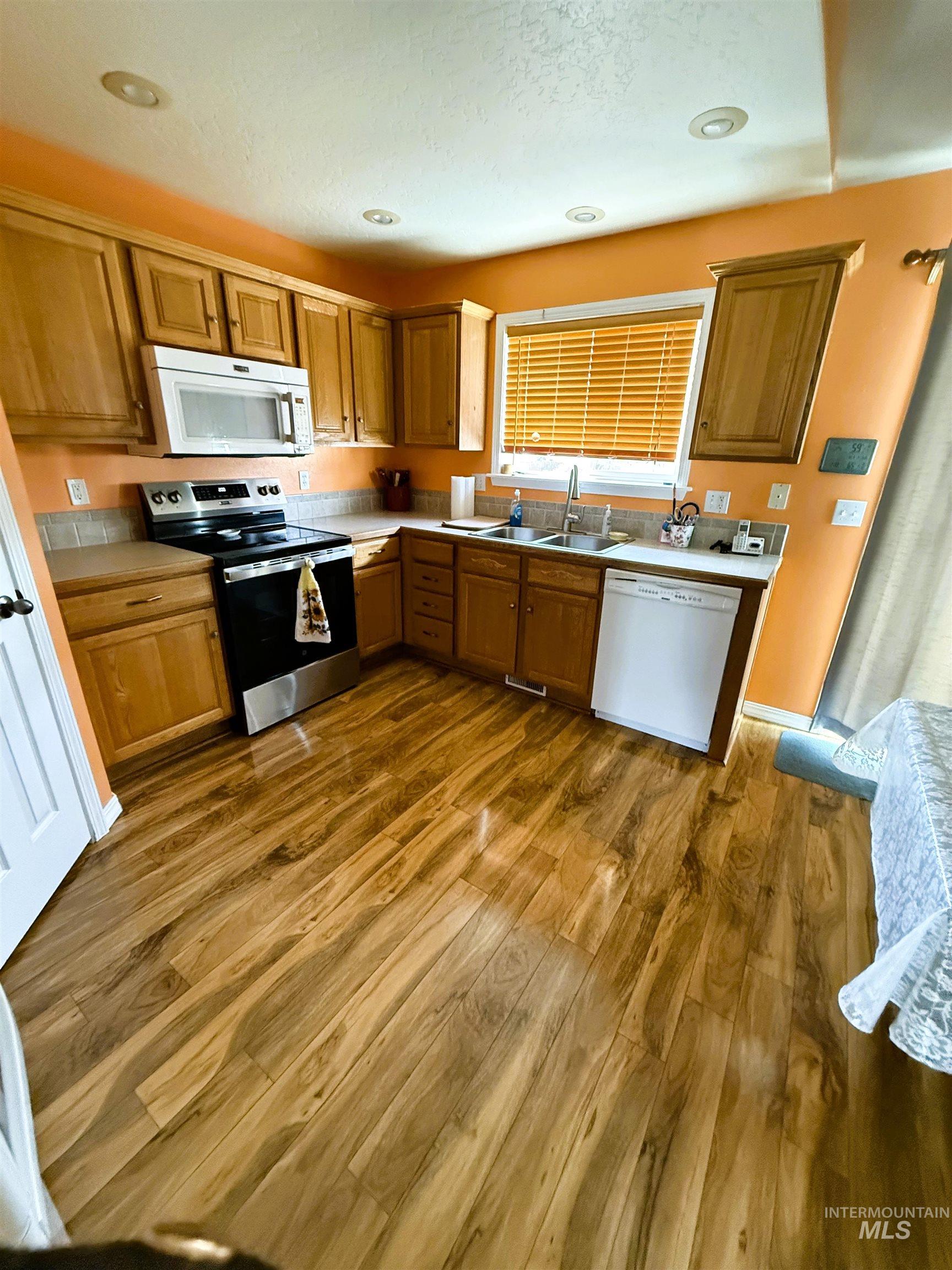 1115 Feltham Peak Dr., Emmett, Idaho 83617, 3 Bedrooms, 2 Bathrooms, Residential For Sale, Price $349,000,MLS 98973903