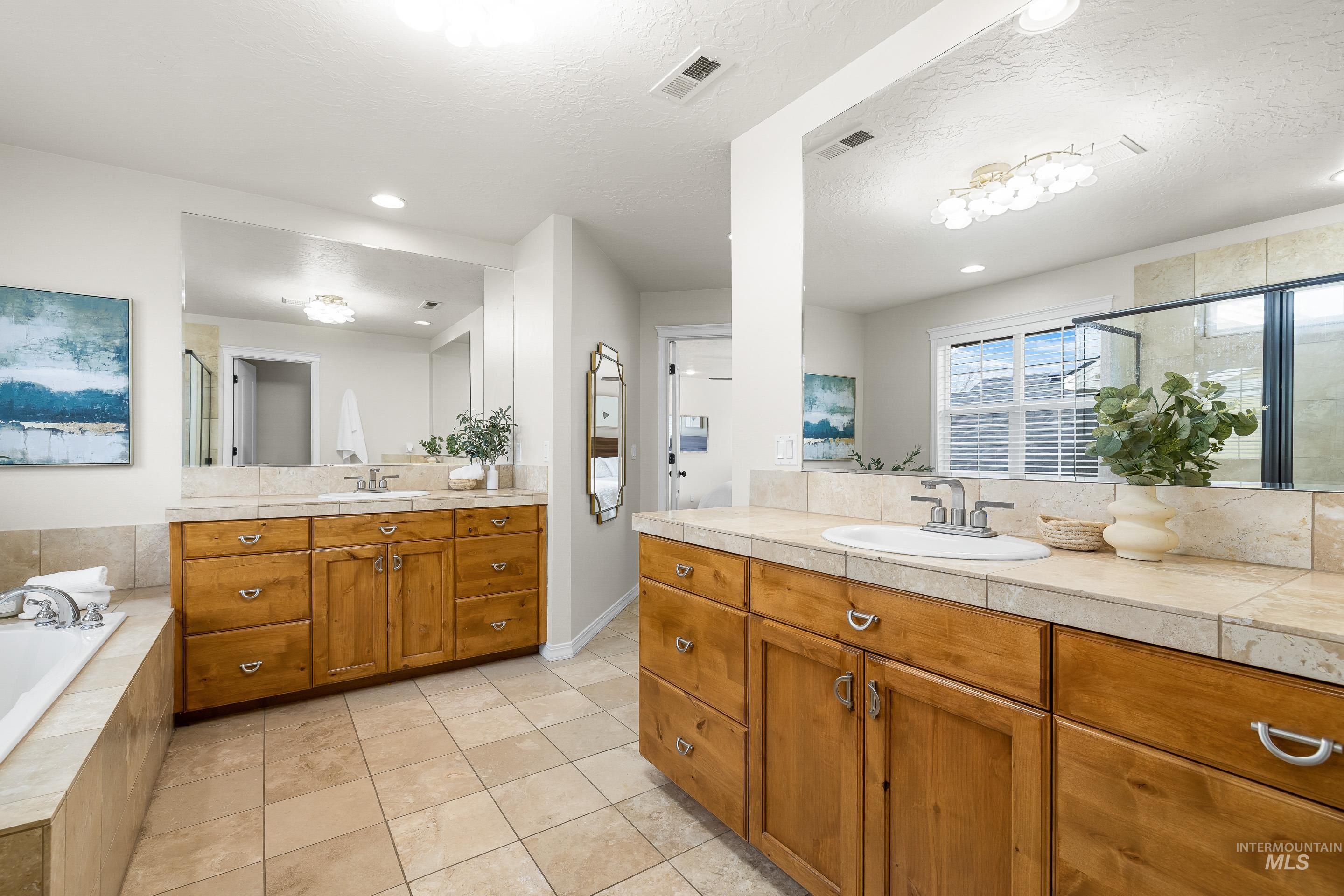 5377 W Parsons Drive, Boise, Idaho 83714, 4 Bedrooms, 2.5 Bathrooms, Residential For Sale, Price $799,900,MLS 98973906