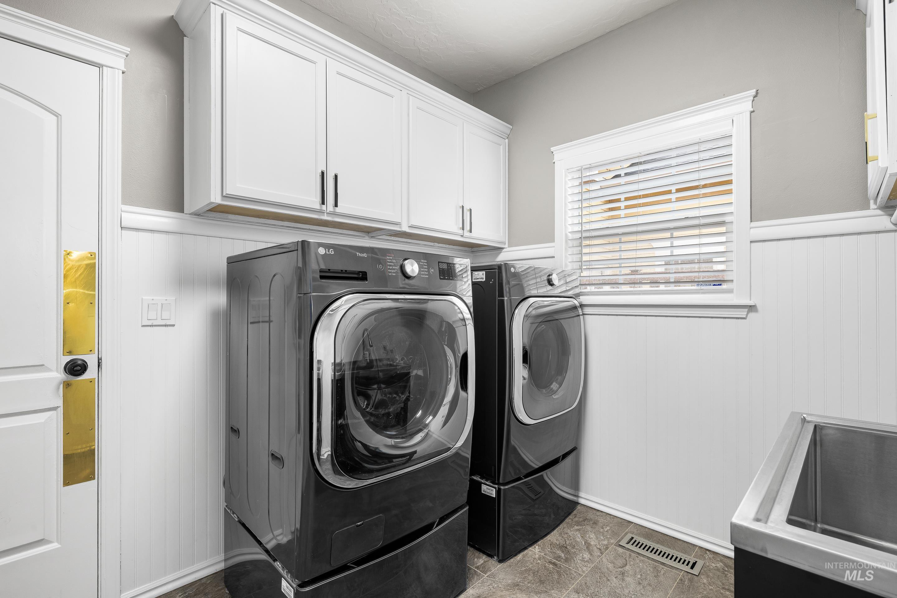 5377 W Parsons Drive, Boise, Idaho 83714, 4 Bedrooms, 2.5 Bathrooms, Residential For Sale, Price $799,900,MLS 98973906