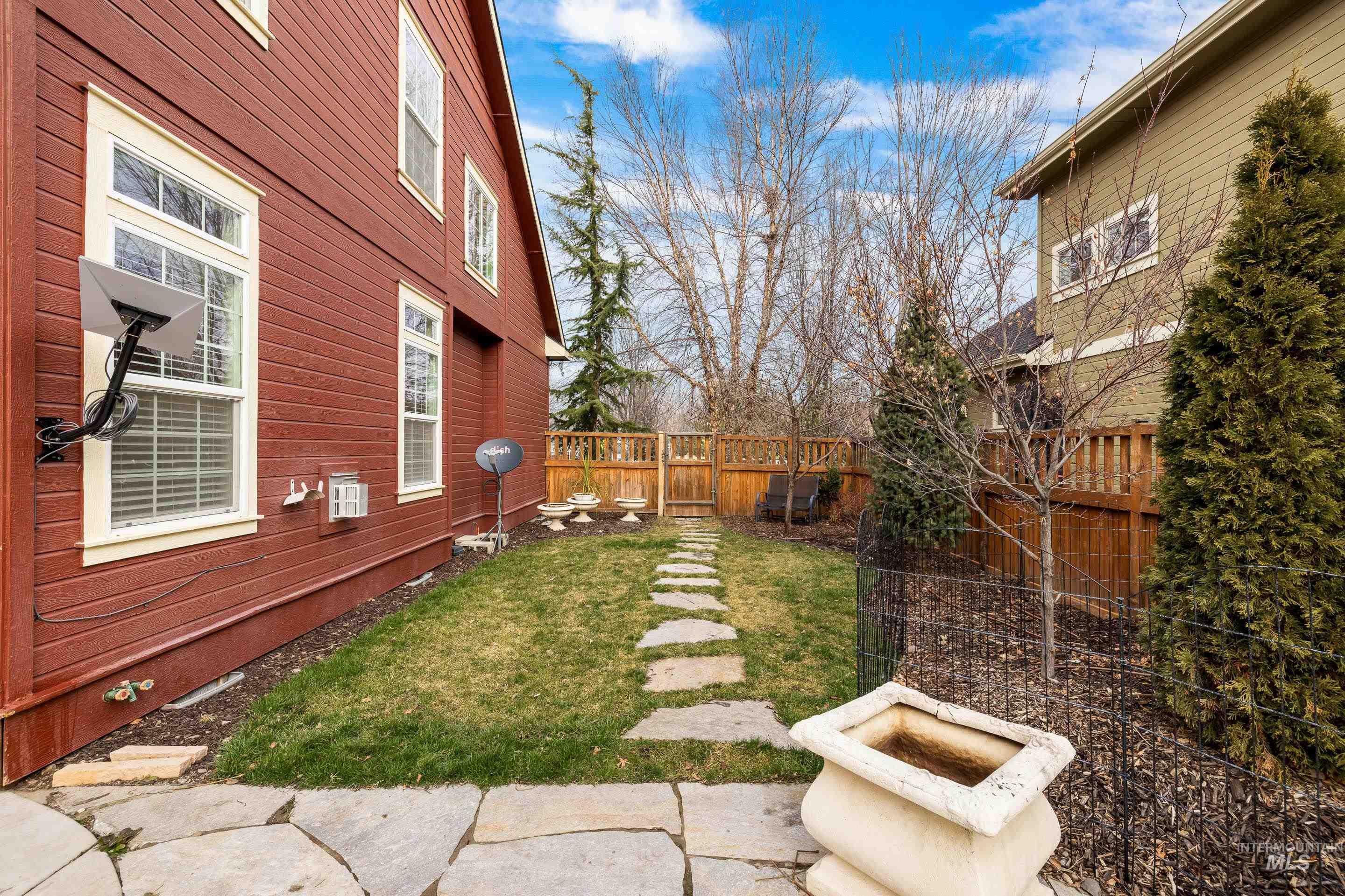 5377 W Parsons Drive, Boise, Idaho 83714, 4 Bedrooms, 2.5 Bathrooms, Residential For Sale, Price $799,900,MLS 98973906