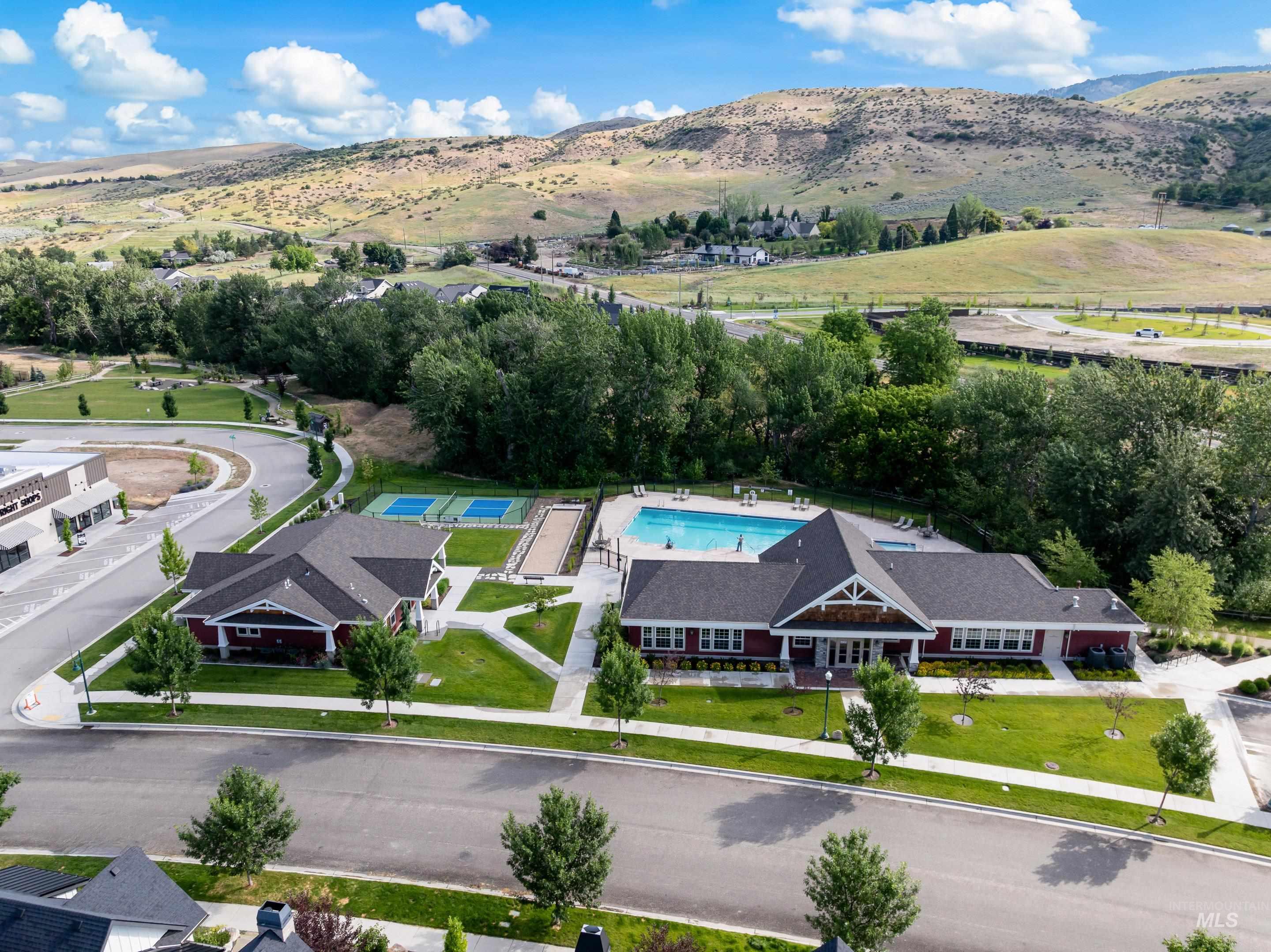 5377 W Parsons Drive, Boise, Idaho 83714, 4 Bedrooms, 2.5 Bathrooms, Residential For Sale, Price $799,900,MLS 98973906