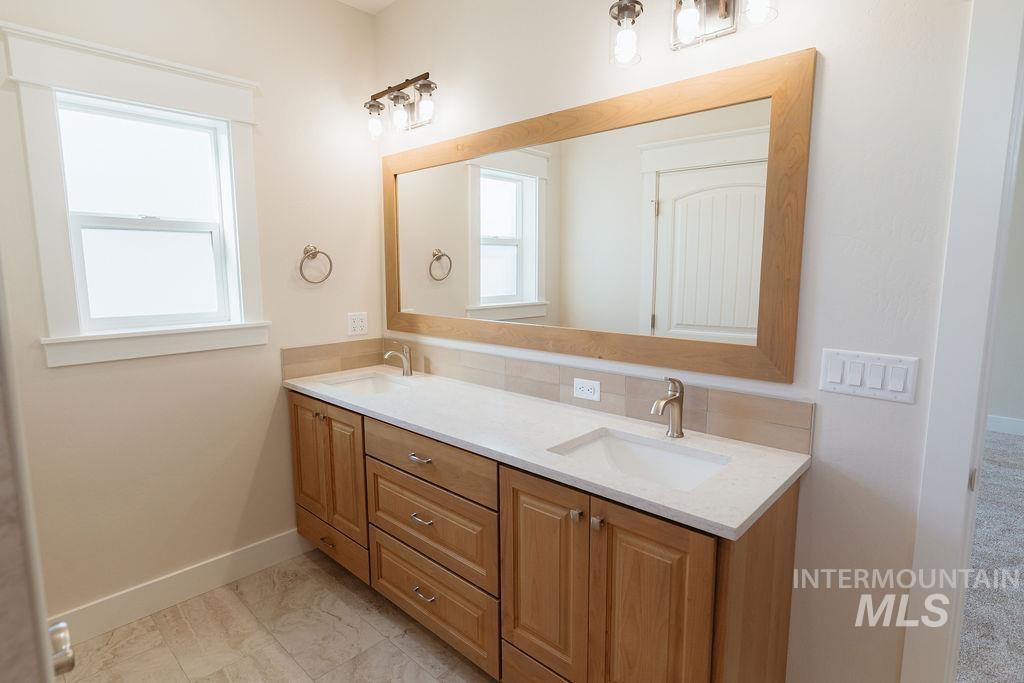 1396 Haizlee way, Twin Falls, Idaho 83301, 3 Bedrooms, 2 Bathrooms, Residential For Sale, Price $445,000,MLS 98973907