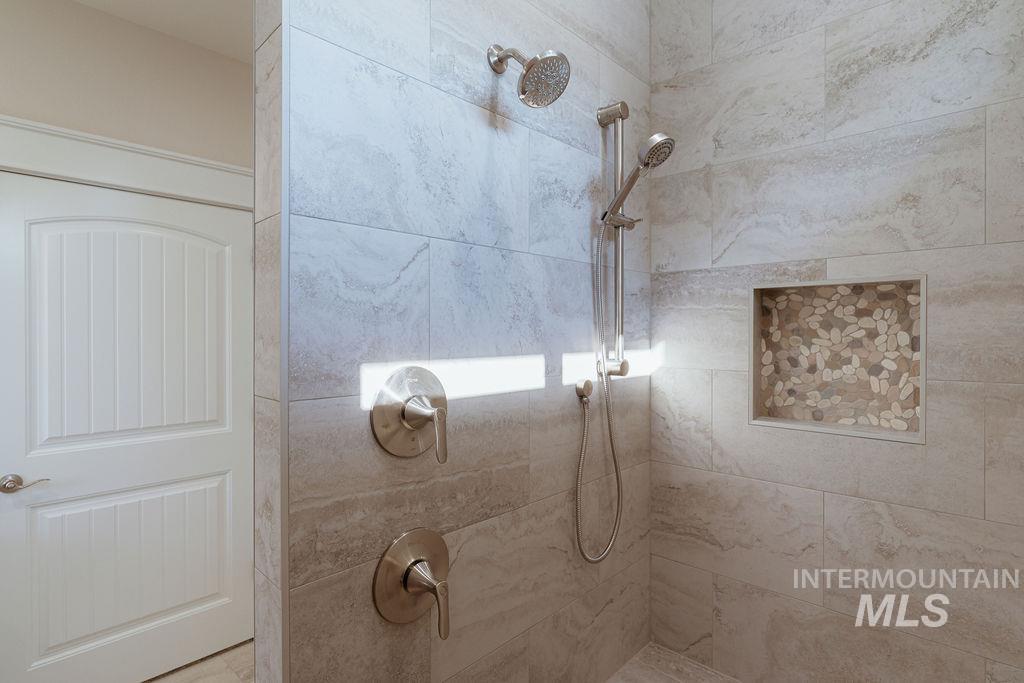 1396 Haizlee way, Twin Falls, Idaho 83301, 3 Bedrooms, 2 Bathrooms, Residential For Sale, Price $445,000,MLS 98973907