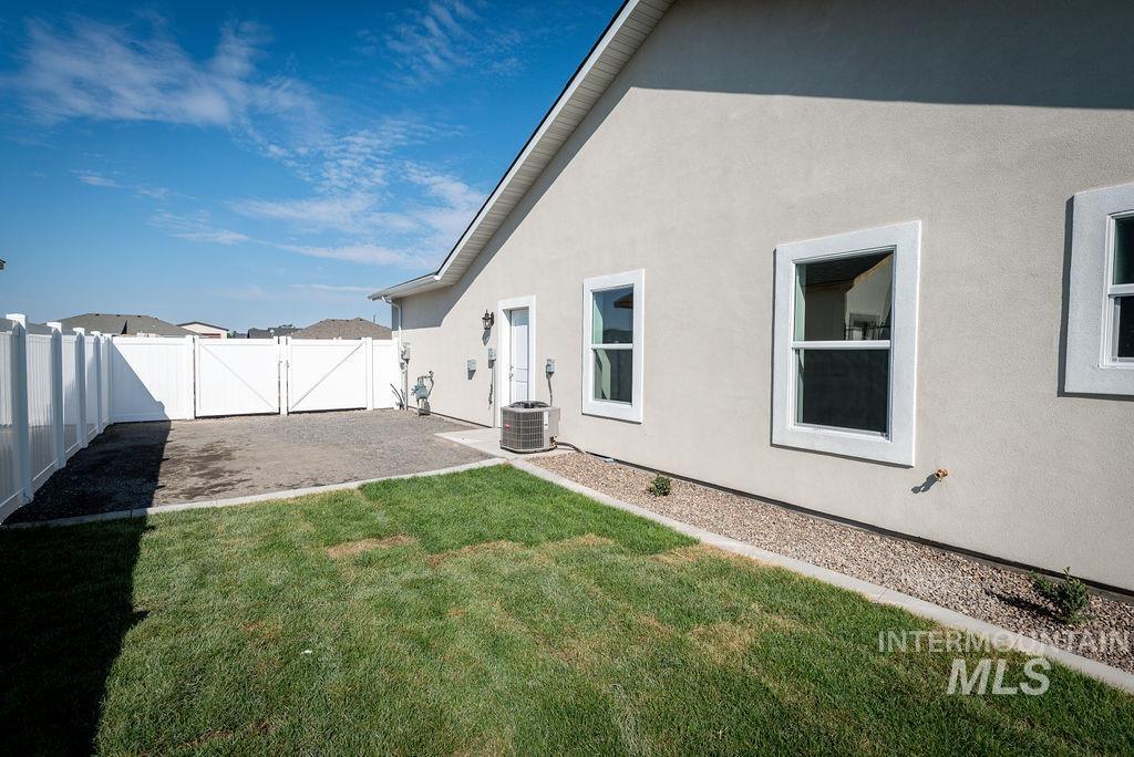 1396 Haizlee way, Twin Falls, Idaho 83301, 3 Bedrooms, 2 Bathrooms, Residential For Sale, Price $445,000,MLS 98973907