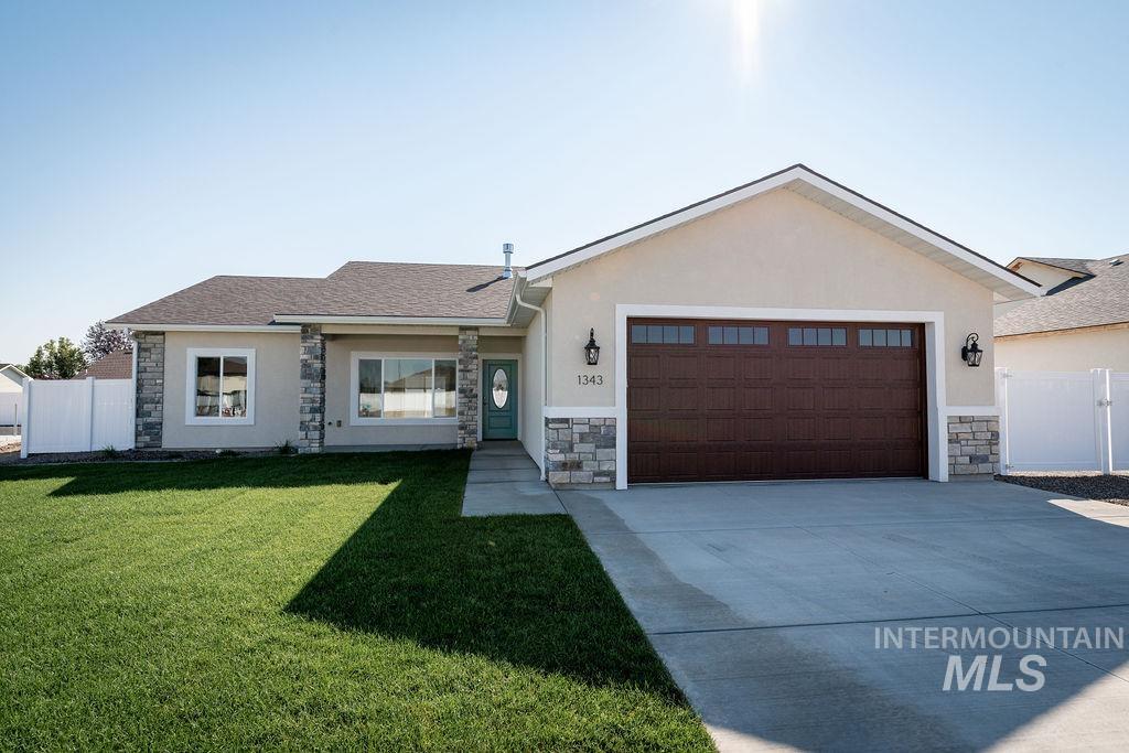 1396 Haizlee way, Twin Falls, Idaho 83301, 3 Bedrooms, 2 Bathrooms, Residential For Sale, Price $445,000,MLS 98973907