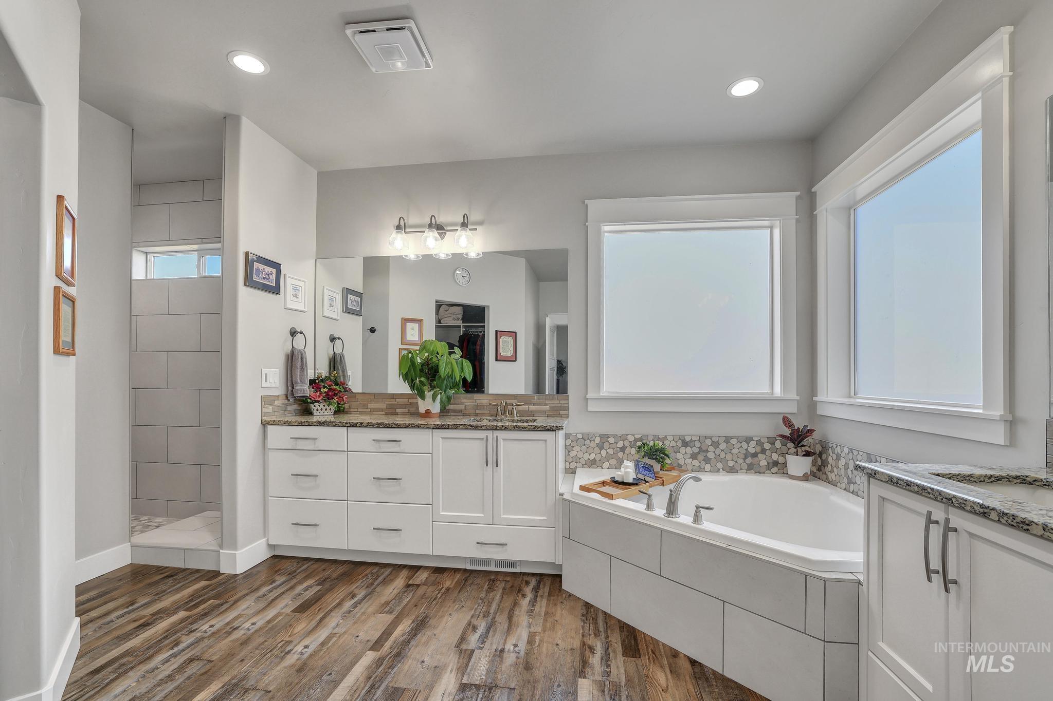 3492 E 3600 N, Kimberly, Idaho 83341, 4 Bedrooms, 2 Bathrooms, Residential For Sale, Price $699,999,MLS 98973908