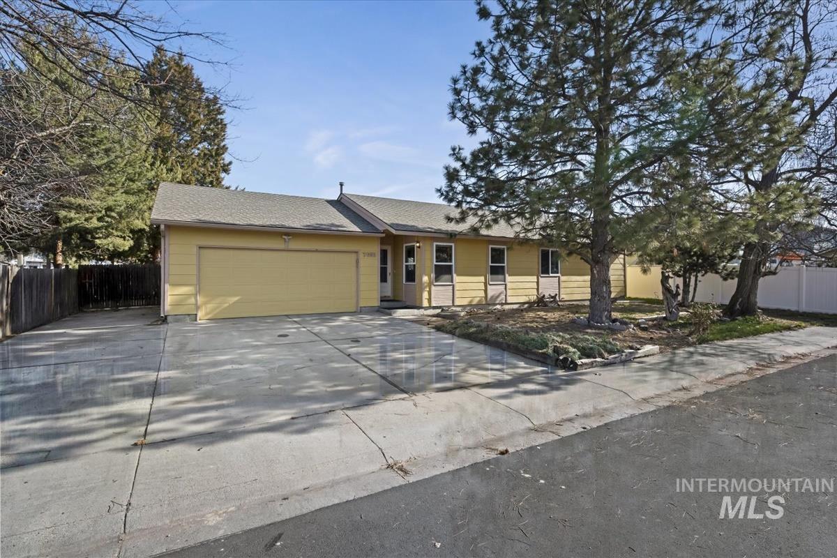 7091 W LIMELIGHT ST., Boise, Idaho 83714-2441, 3 Bedrooms, 2 Bathrooms, Residential For Sale, Price $429,900,MLS 98973910